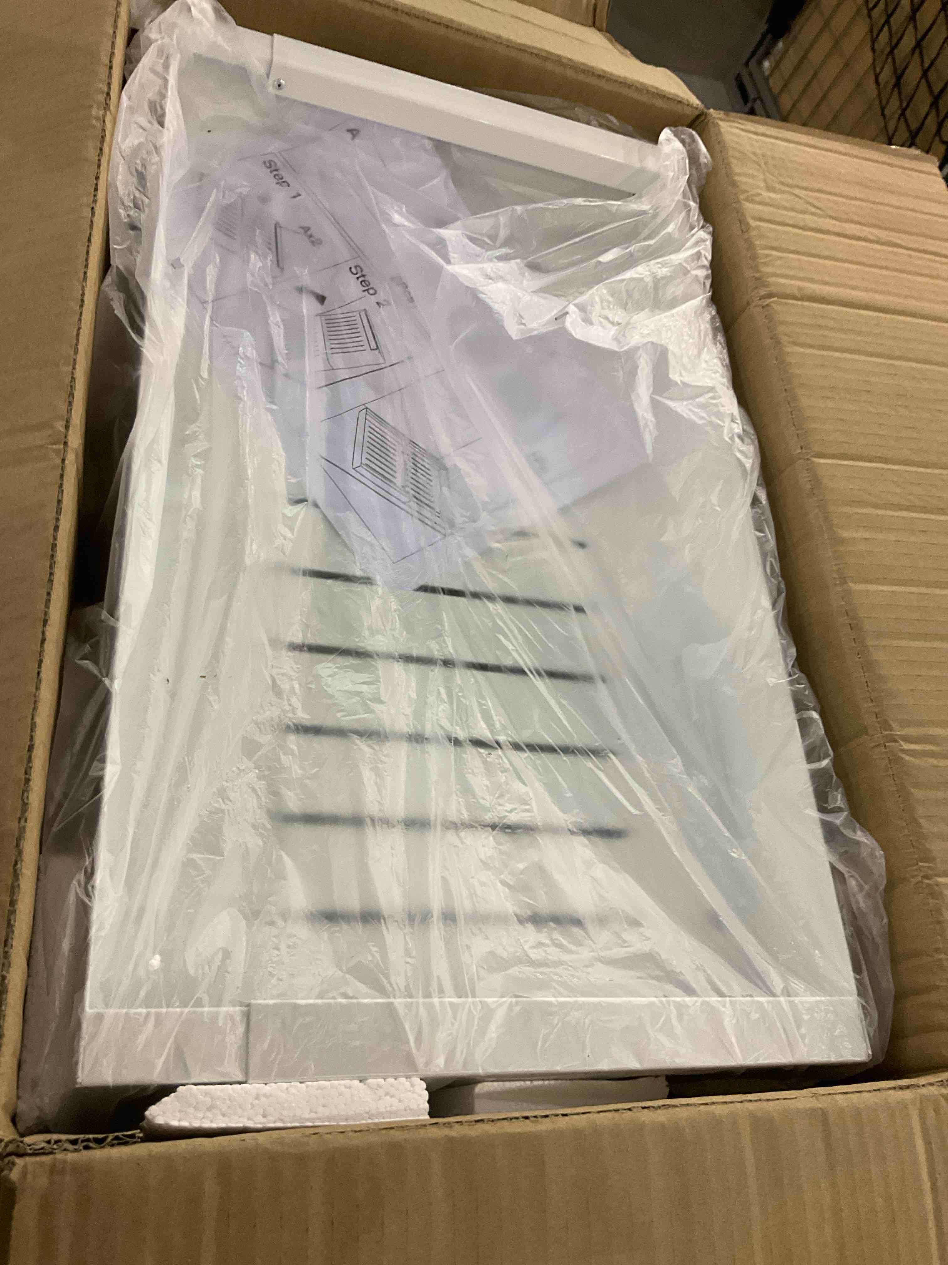https://s3.amazonaws.com/lotting-images-prod/BargainHunt/EXS01329851_1713181589451.jpeg