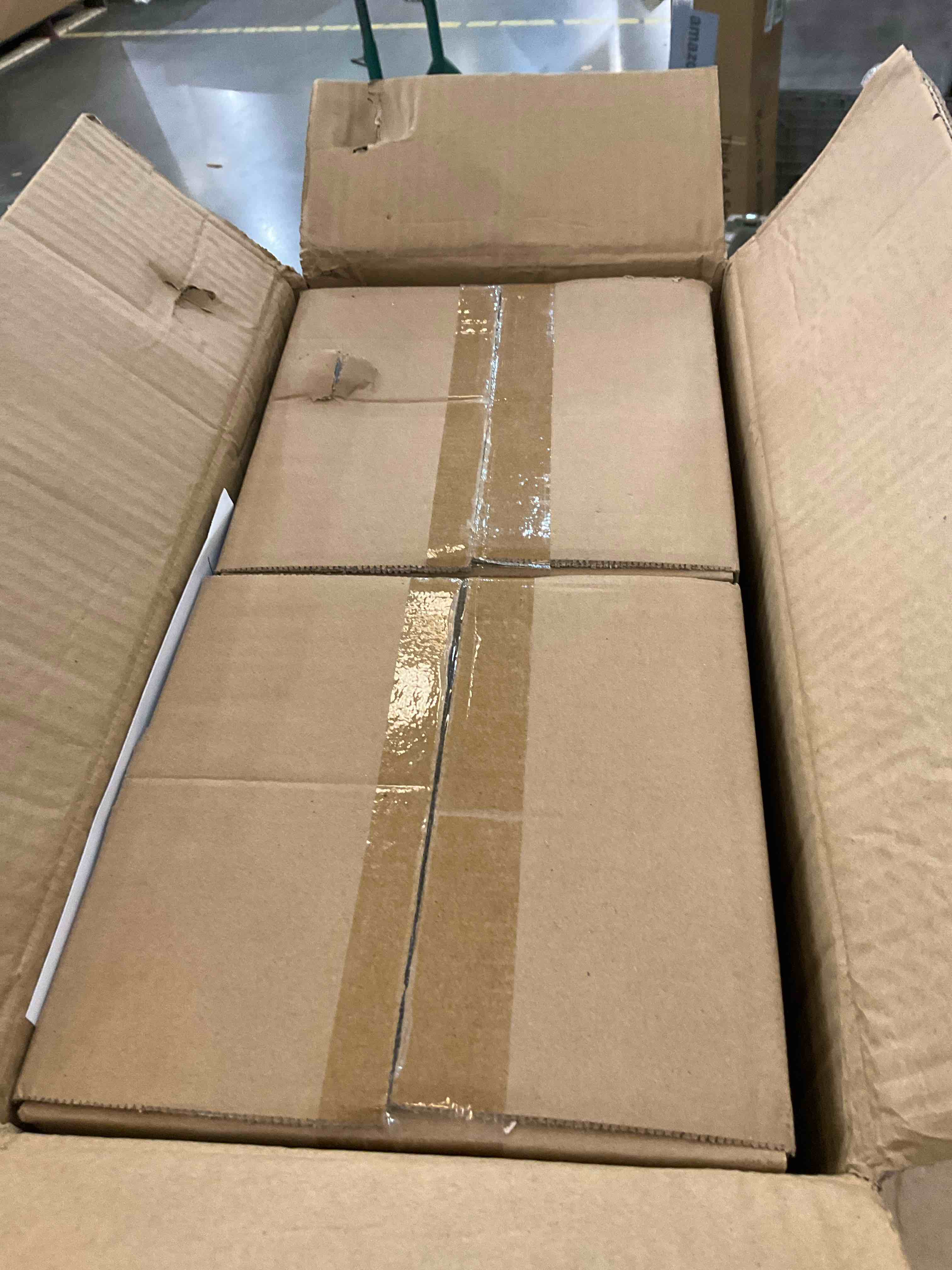 https://s3.amazonaws.com/lotting-images-prod/BargainHunt/EXS01329938_1713199926086.jpeg