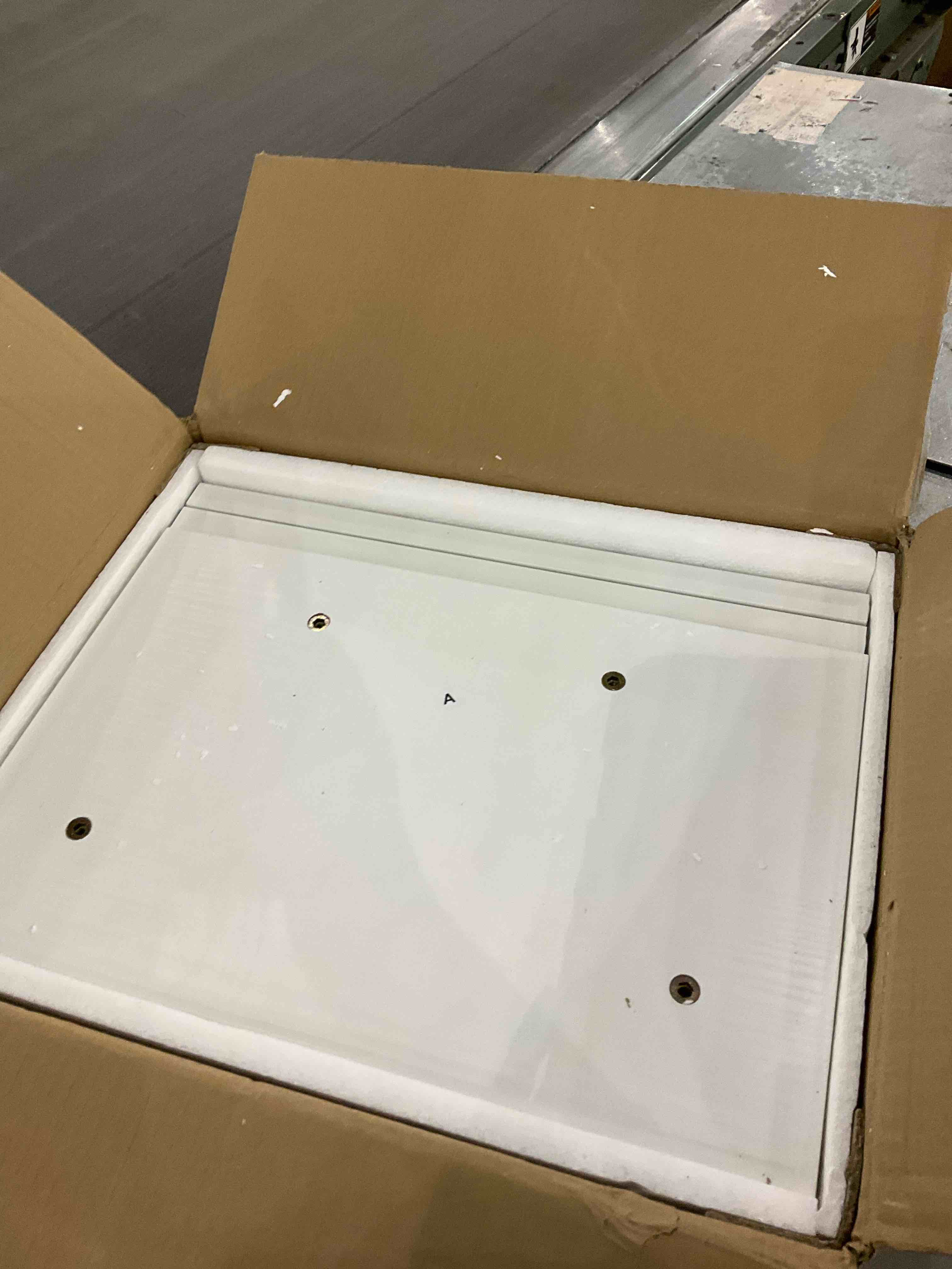 https://s3.amazonaws.com/lotting-images-prod/BargainHunt/EXS01330295_1713356261170.jpeg