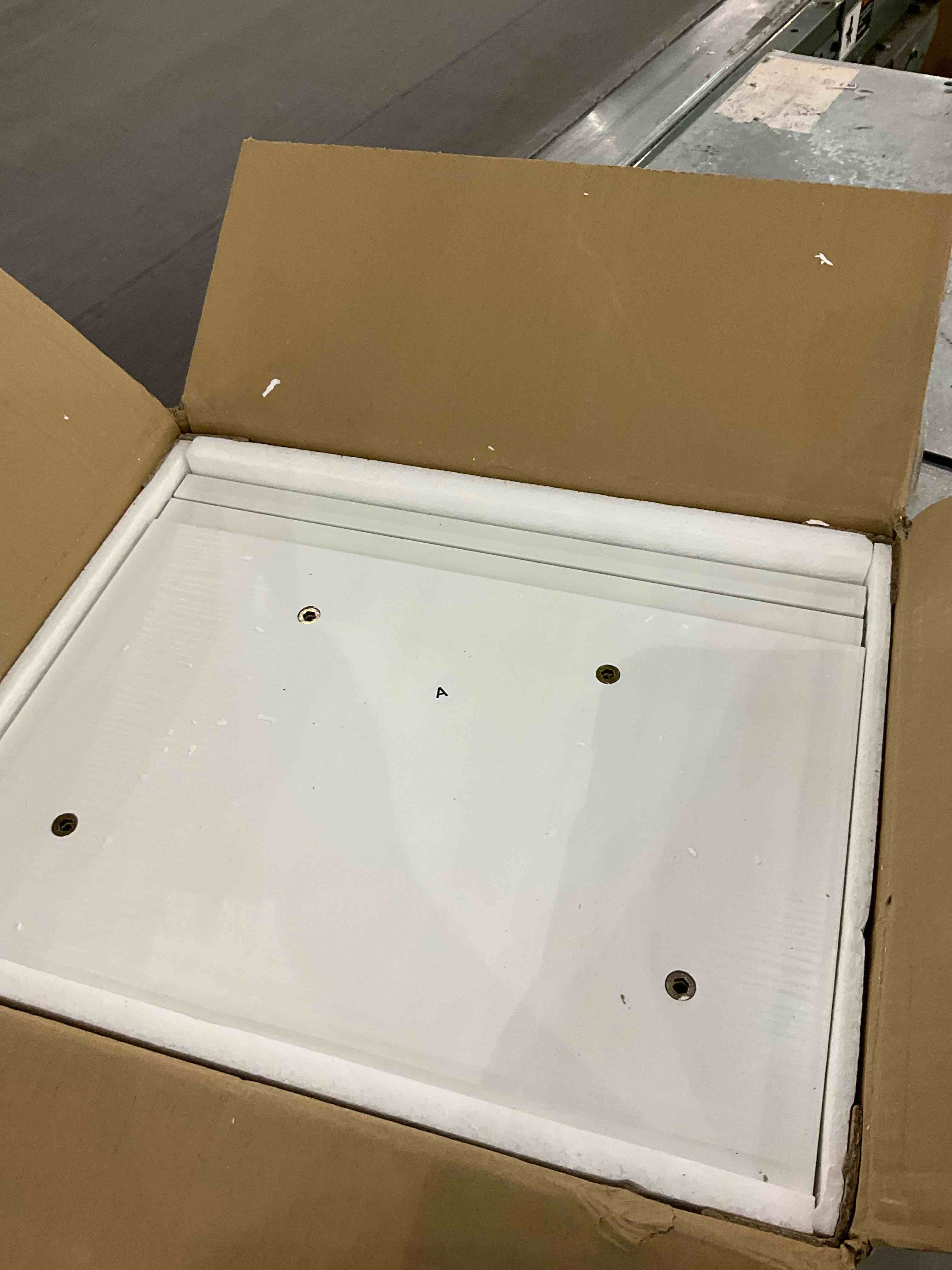 https://s3.amazonaws.com/lotting-images-prod/BargainHunt/EXS01330295_1713356262185.jpeg