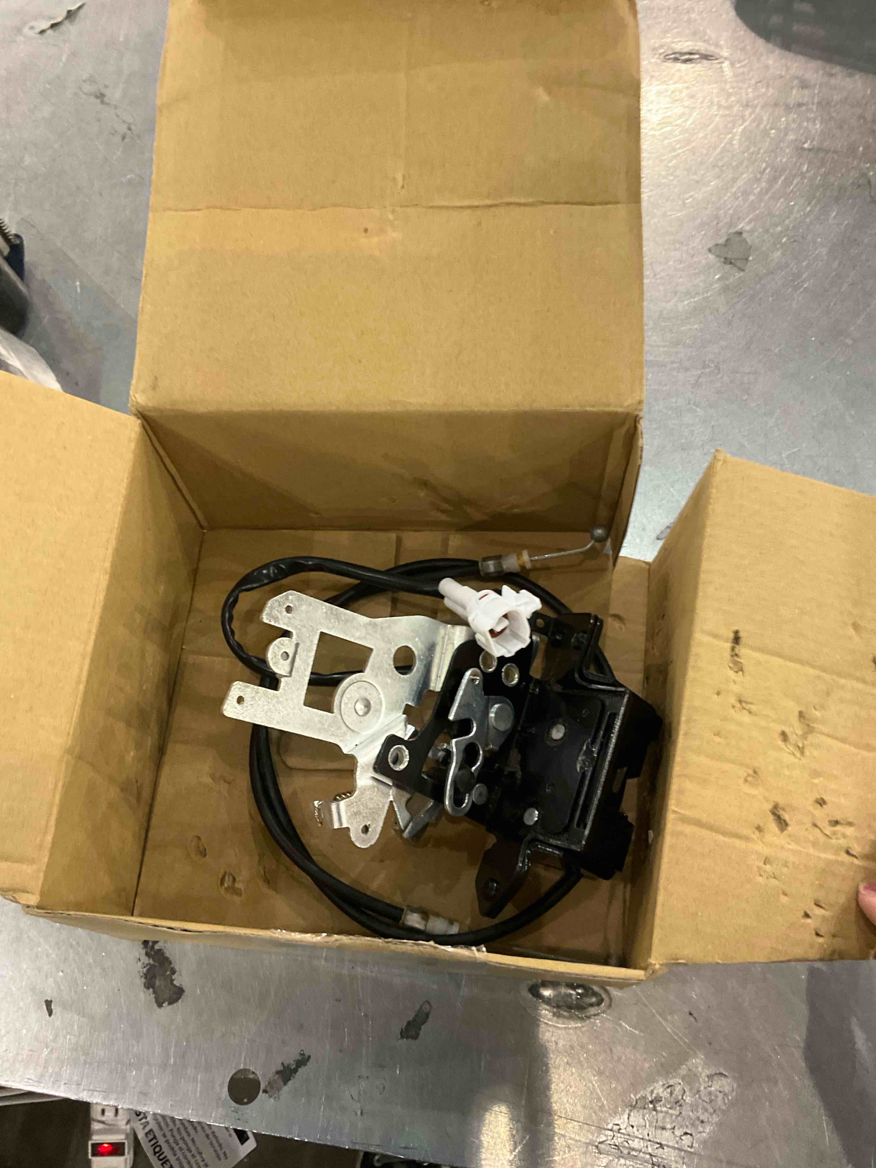 https://s3.amazonaws.com/lotting-images-prod/BargainHunt/EXS01330303_1713357014255.jpeg