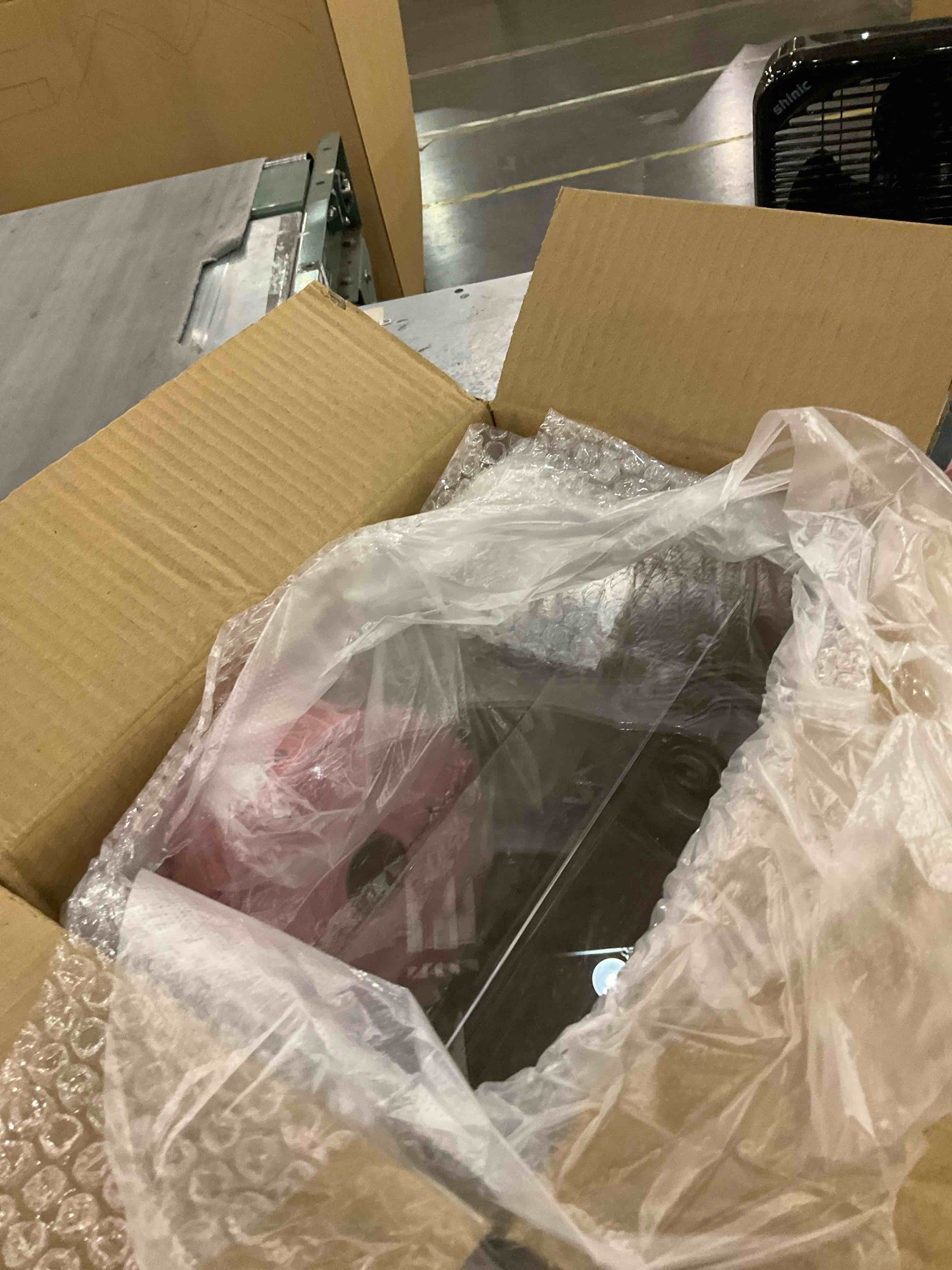 https://s3.amazonaws.com/lotting-images-prod/BargainHunt/EXS01330310_1713357980849.jpeg