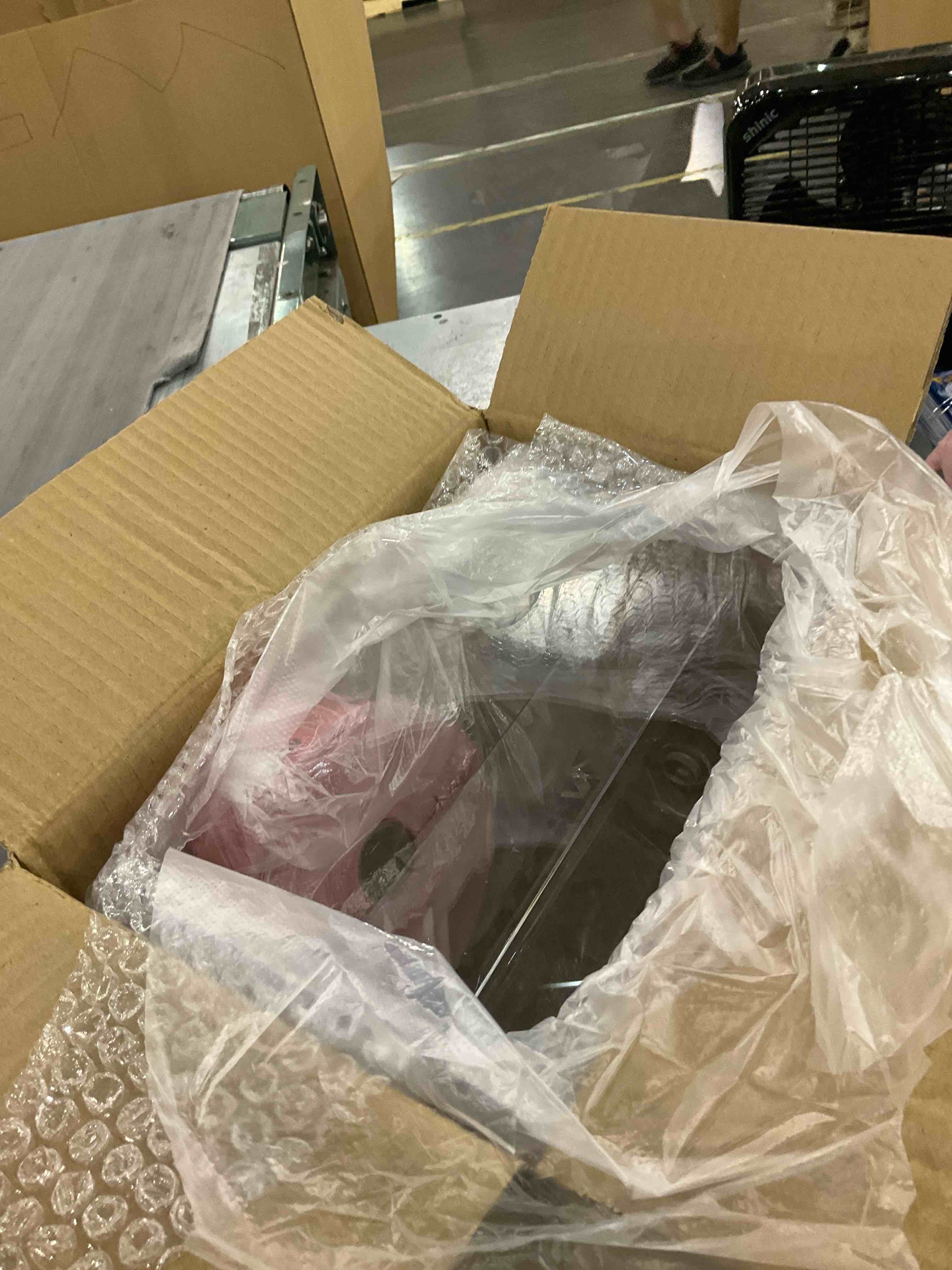 https://s3.amazonaws.com/lotting-images-prod/BargainHunt/EXS01330310_1713357981969.jpeg