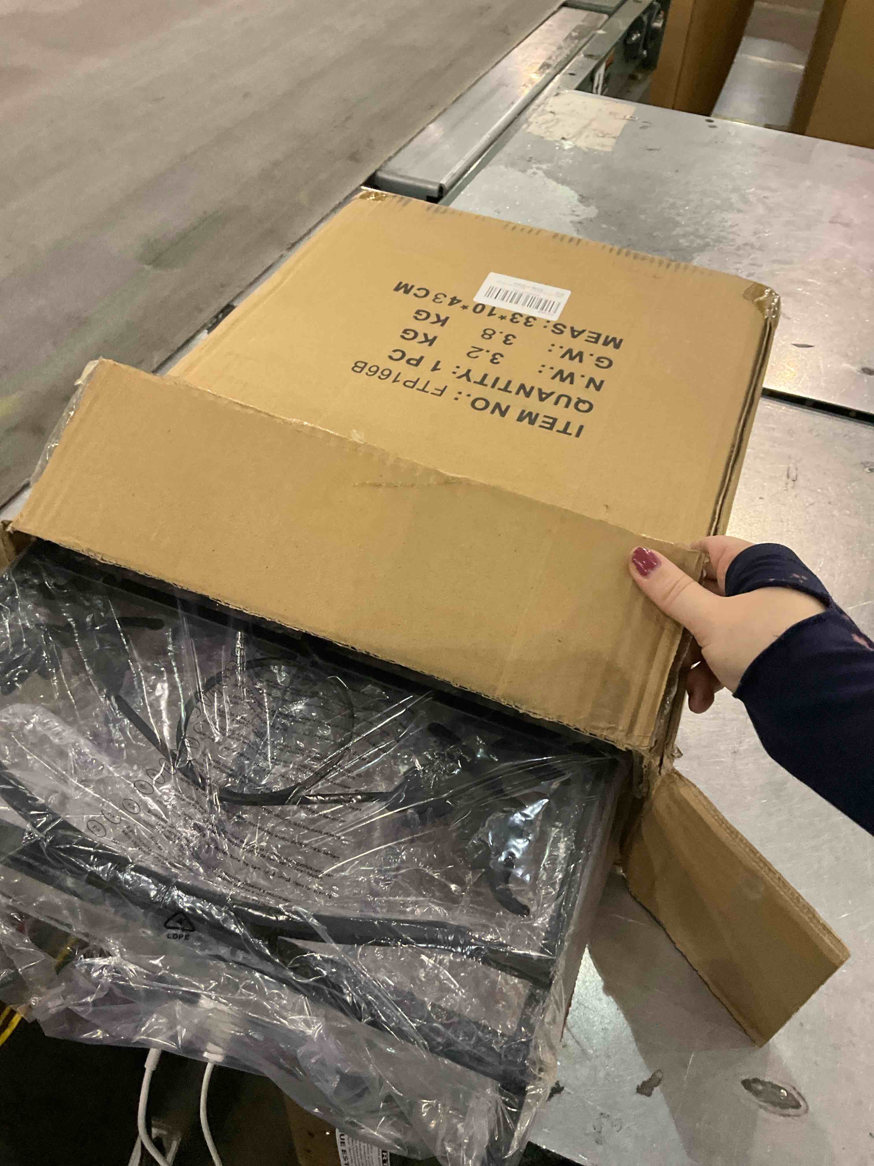https://s3.amazonaws.com/lotting-images-prod/BargainHunt/EXS01330320_1713360324207.jpeg