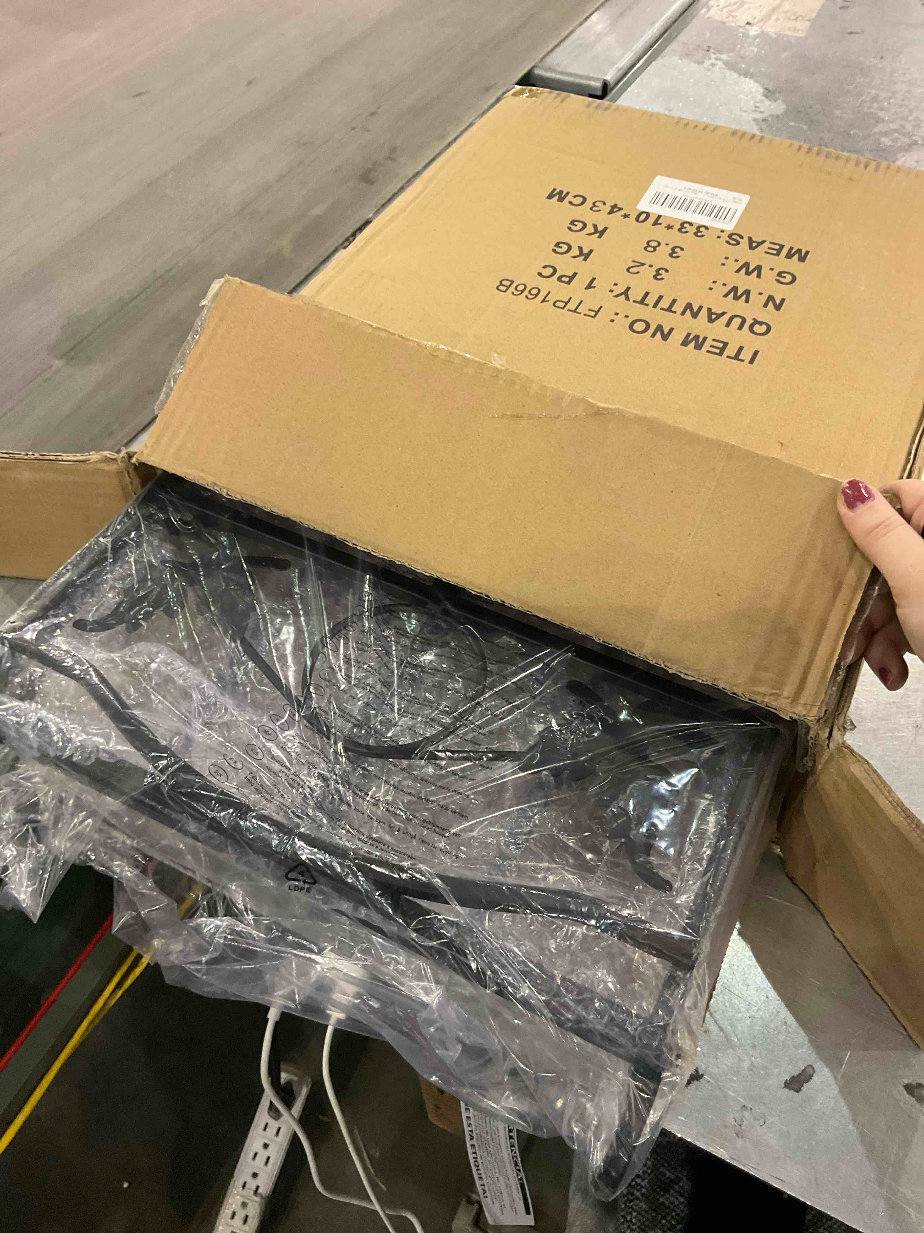 https://s3.amazonaws.com/lotting-images-prod/BargainHunt/EXS01330320_1713360325140.jpeg