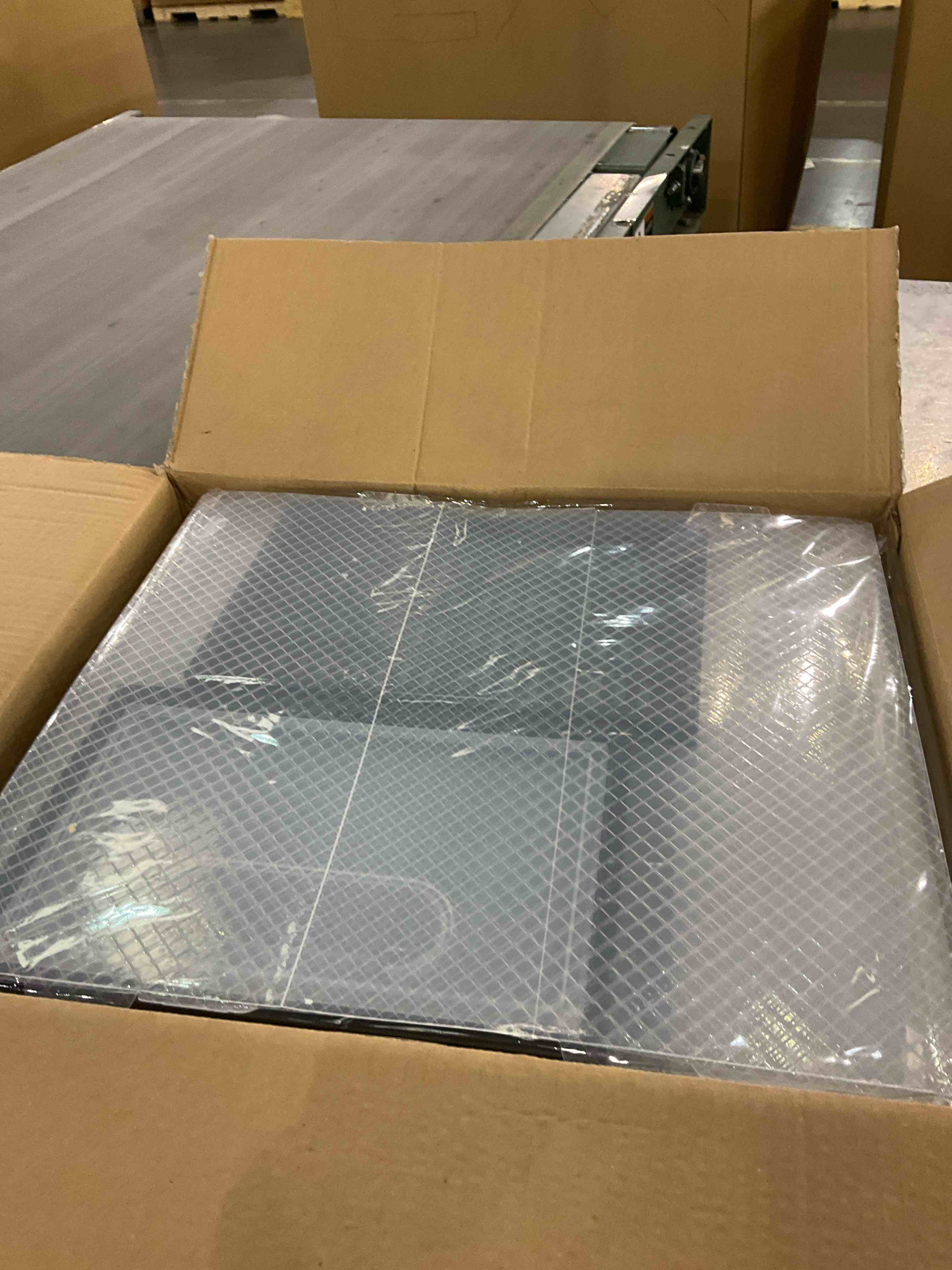 https://s3.amazonaws.com/lotting-images-prod/BargainHunt/EXS01330328_1713360953003.jpeg