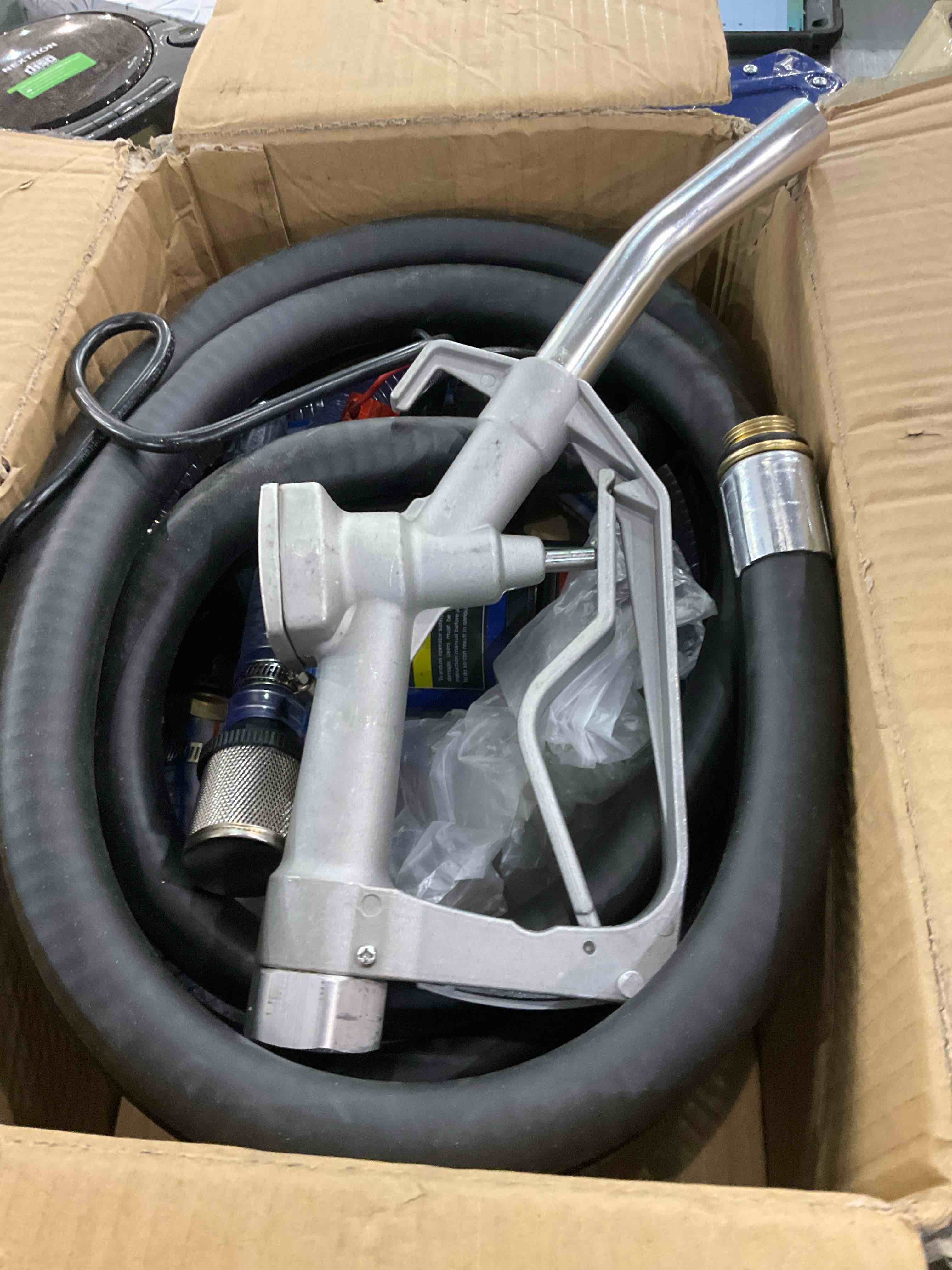 https://s3.amazonaws.com/lotting-images-prod/BargainHunt/EXS01330501_1712229907249.jpeg