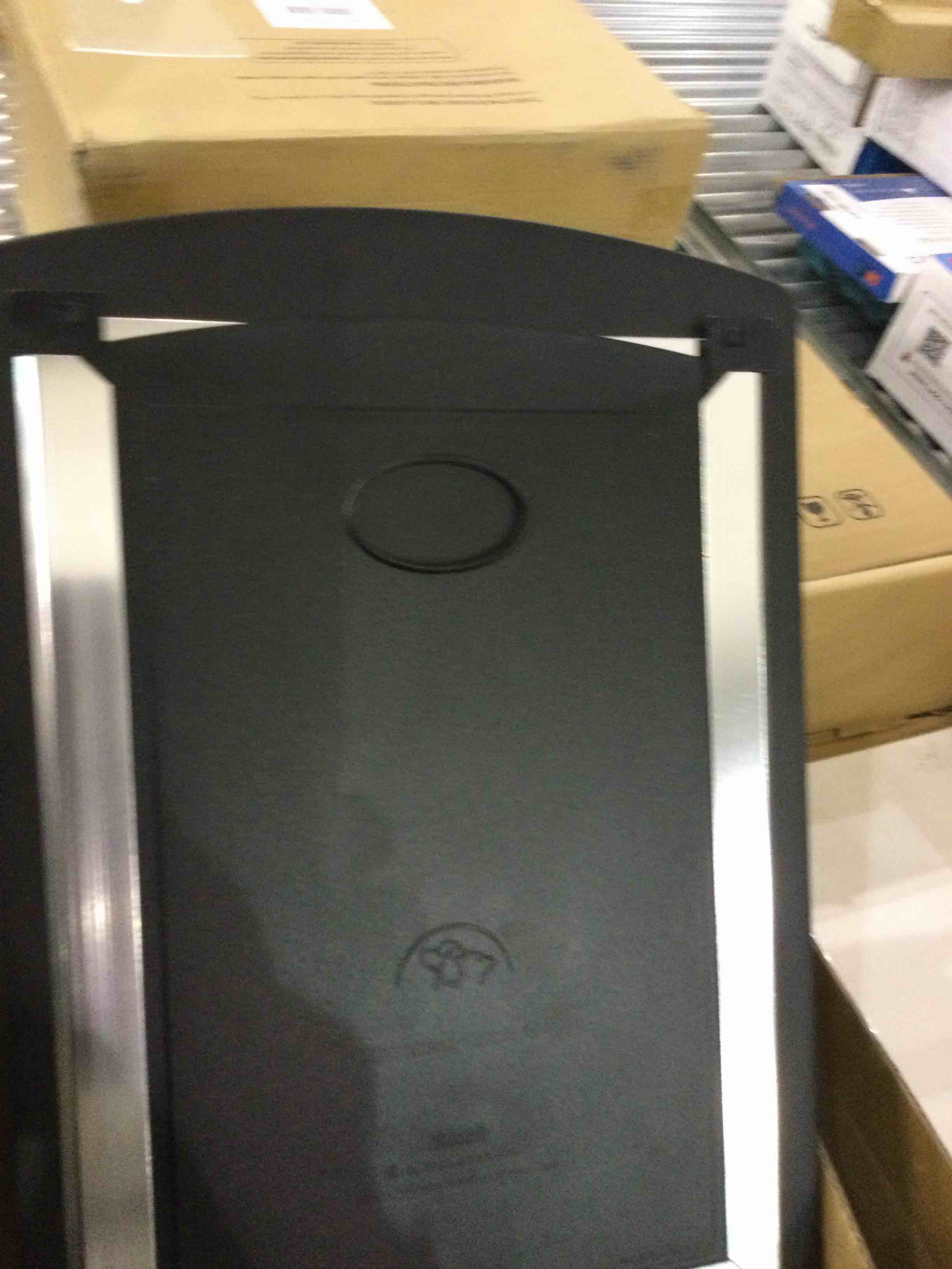 https://s3.amazonaws.com/lotting-images-prod/BargainHunt/EXS01330722_1713269458519.jpeg