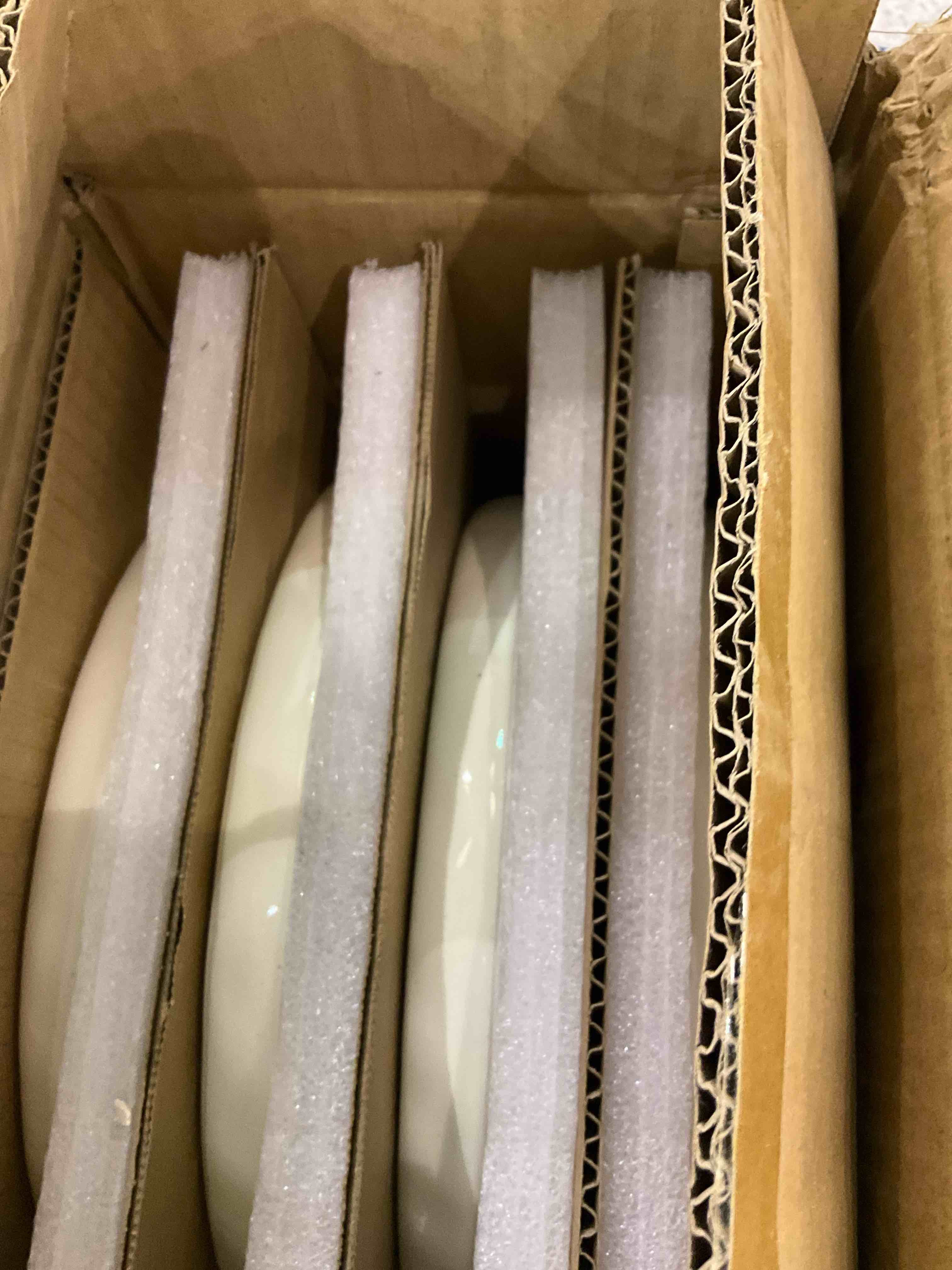 https://s3.amazonaws.com/lotting-images-prod/BargainHunt/EXS01331047_1716551558635.jpeg