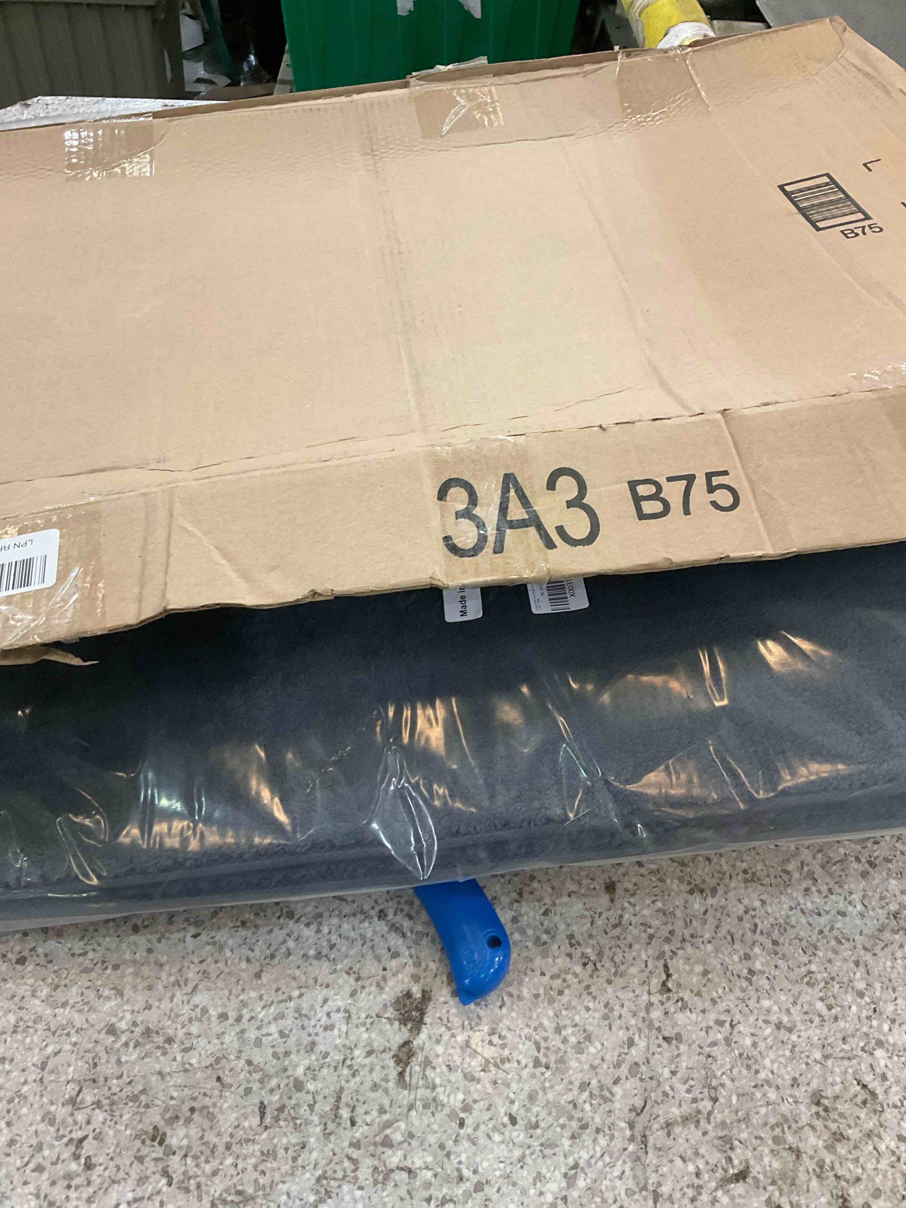 https://s3.amazonaws.com/lotting-images-prod/BargainHunt/EXS01331411_1717682345304.jpeg