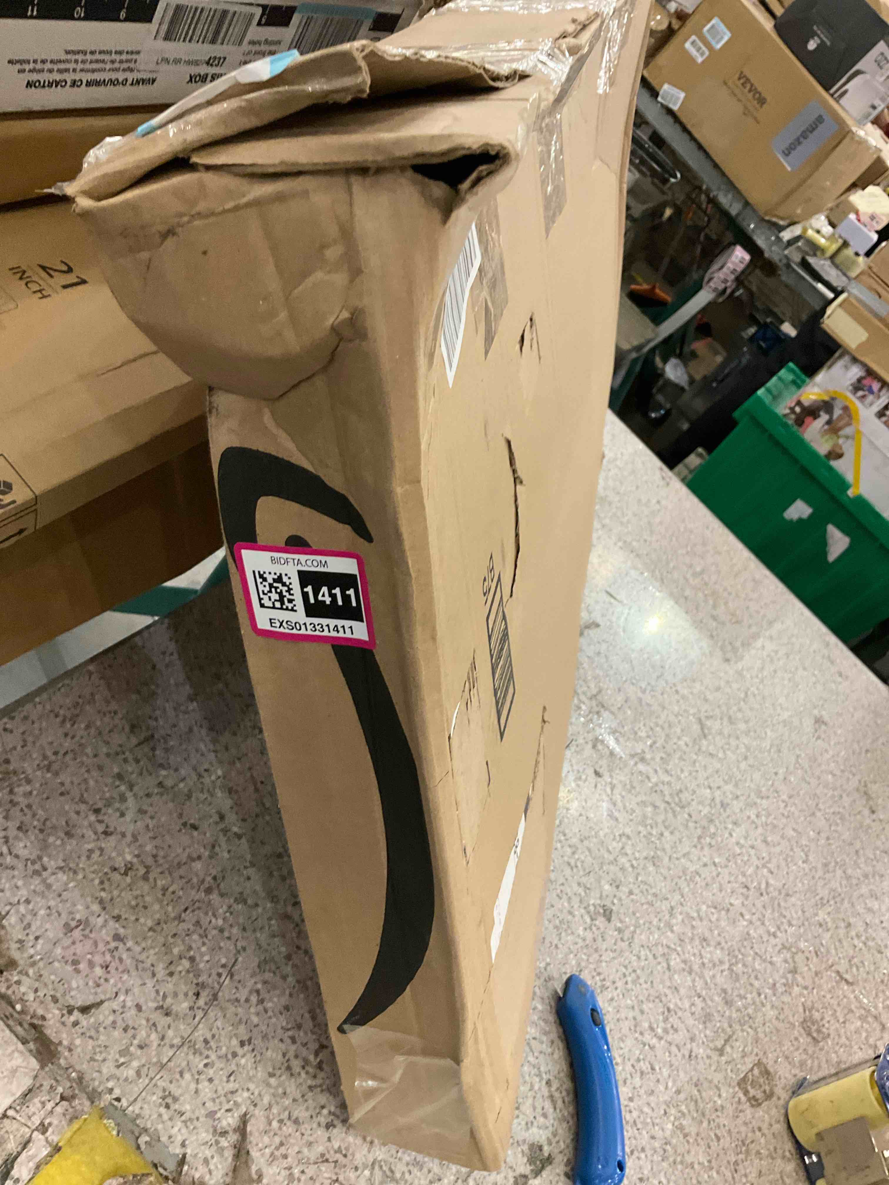 https://s3.amazonaws.com/lotting-images-prod/BargainHunt/EXS01331411_1717682381481.jpeg