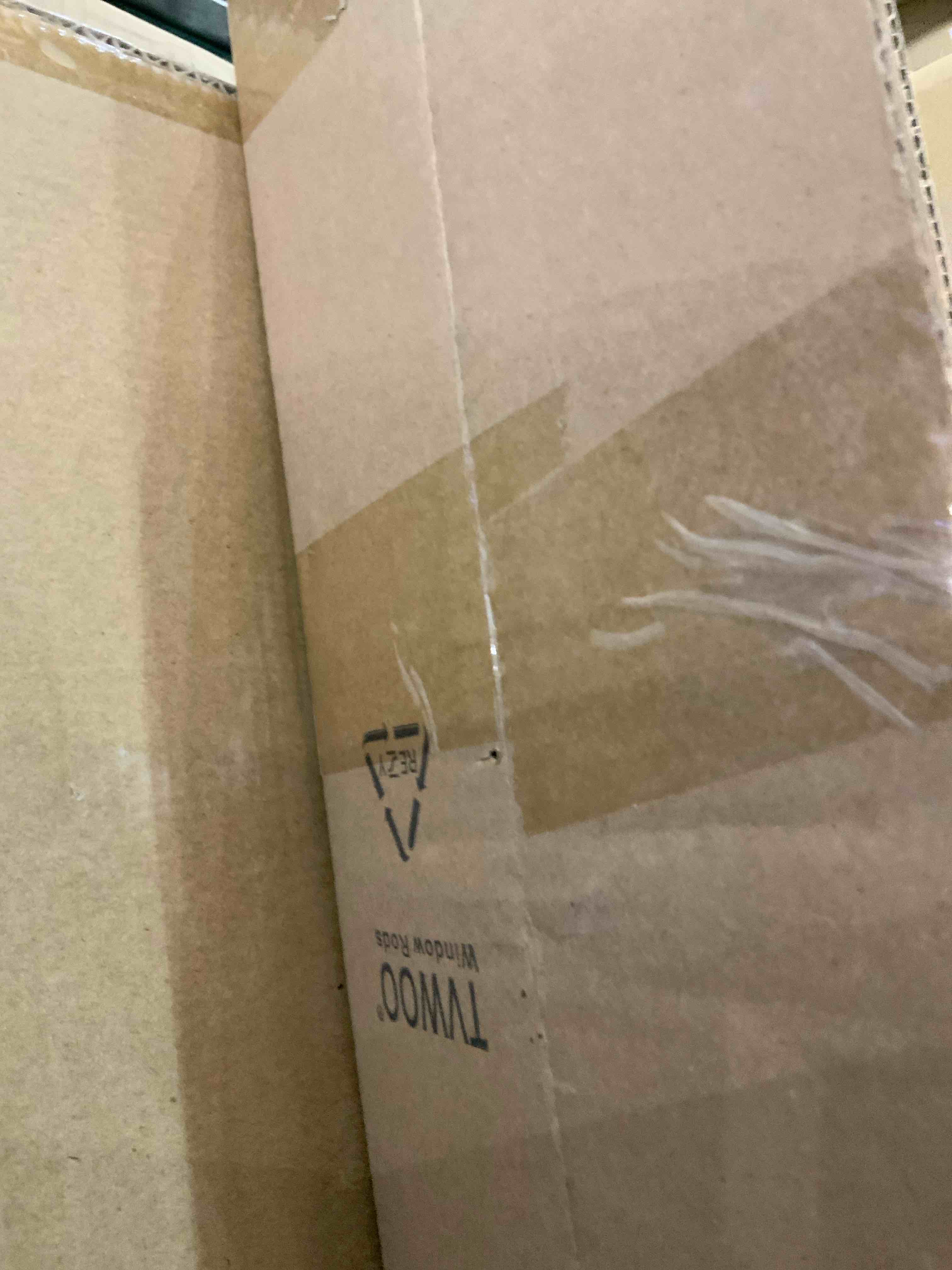 https://s3.amazonaws.com/lotting-images-prod/BargainHunt/EXS01331502_1712756778004.jpeg