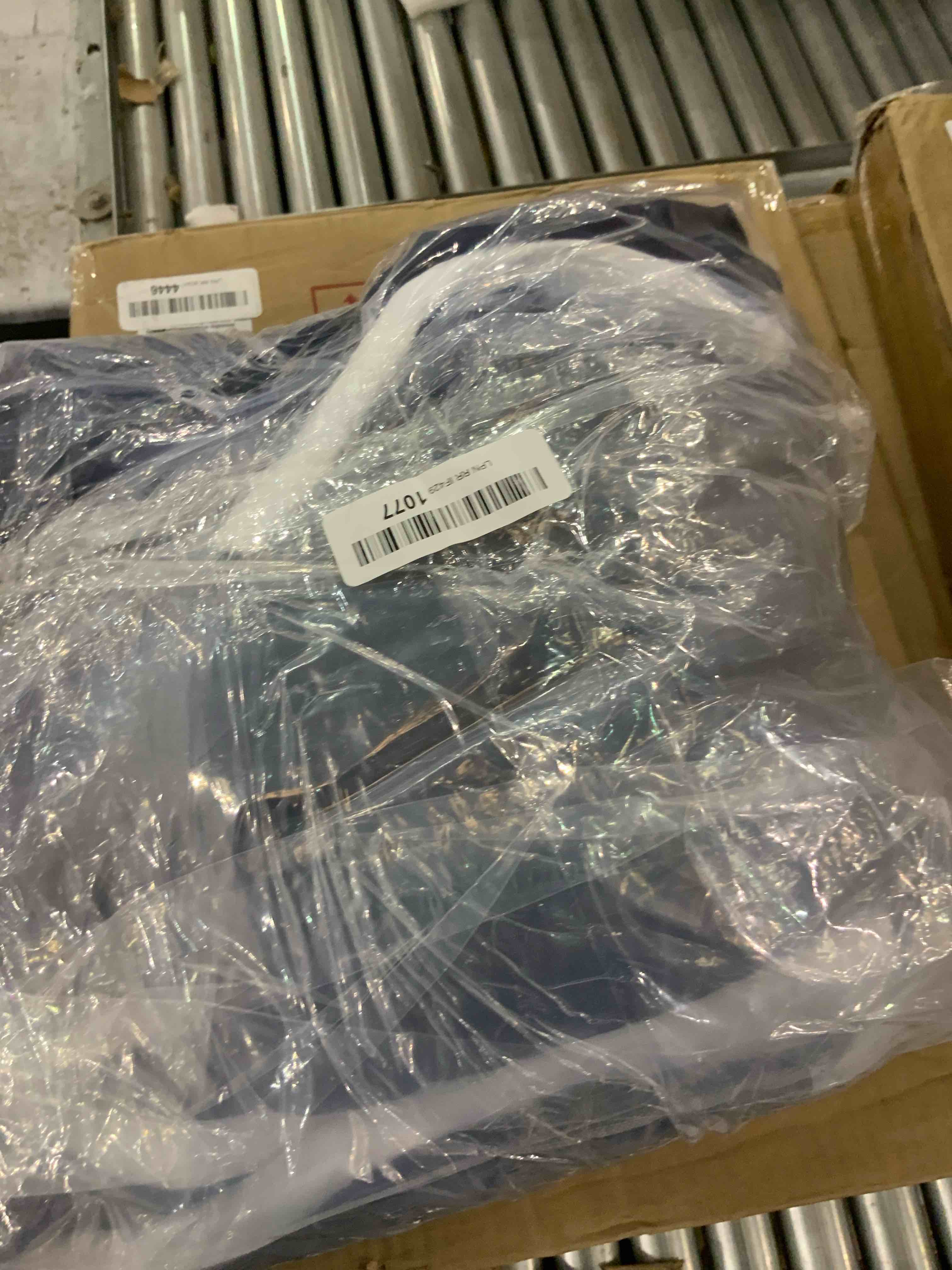https://s3.amazonaws.com/lotting-images-prod/BargainHunt/EXS01331532_1712760331728.jpeg