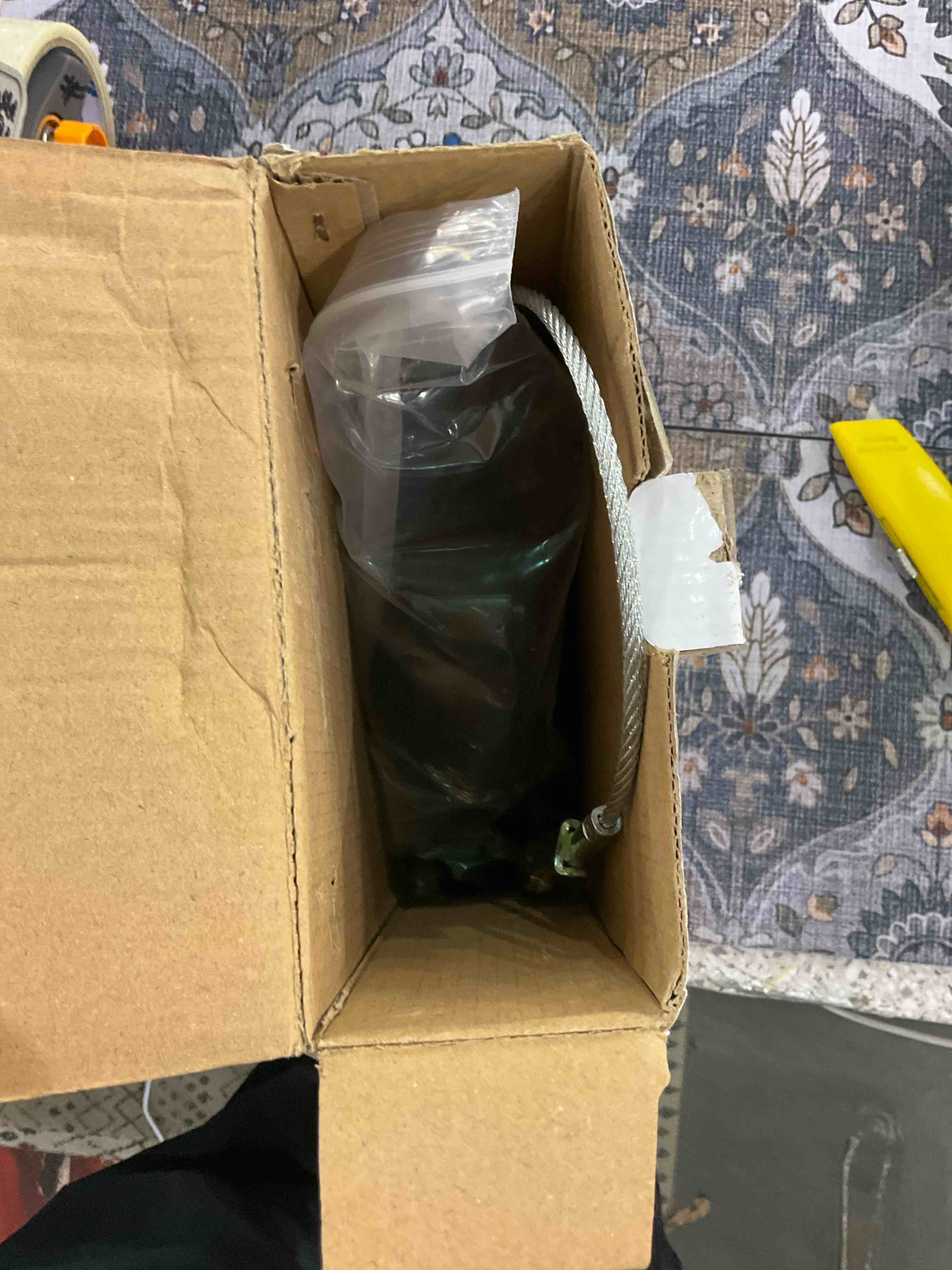 https://s3.amazonaws.com/lotting-images-prod/BargainHunt/EXS01331735_1713873504586.jpeg
