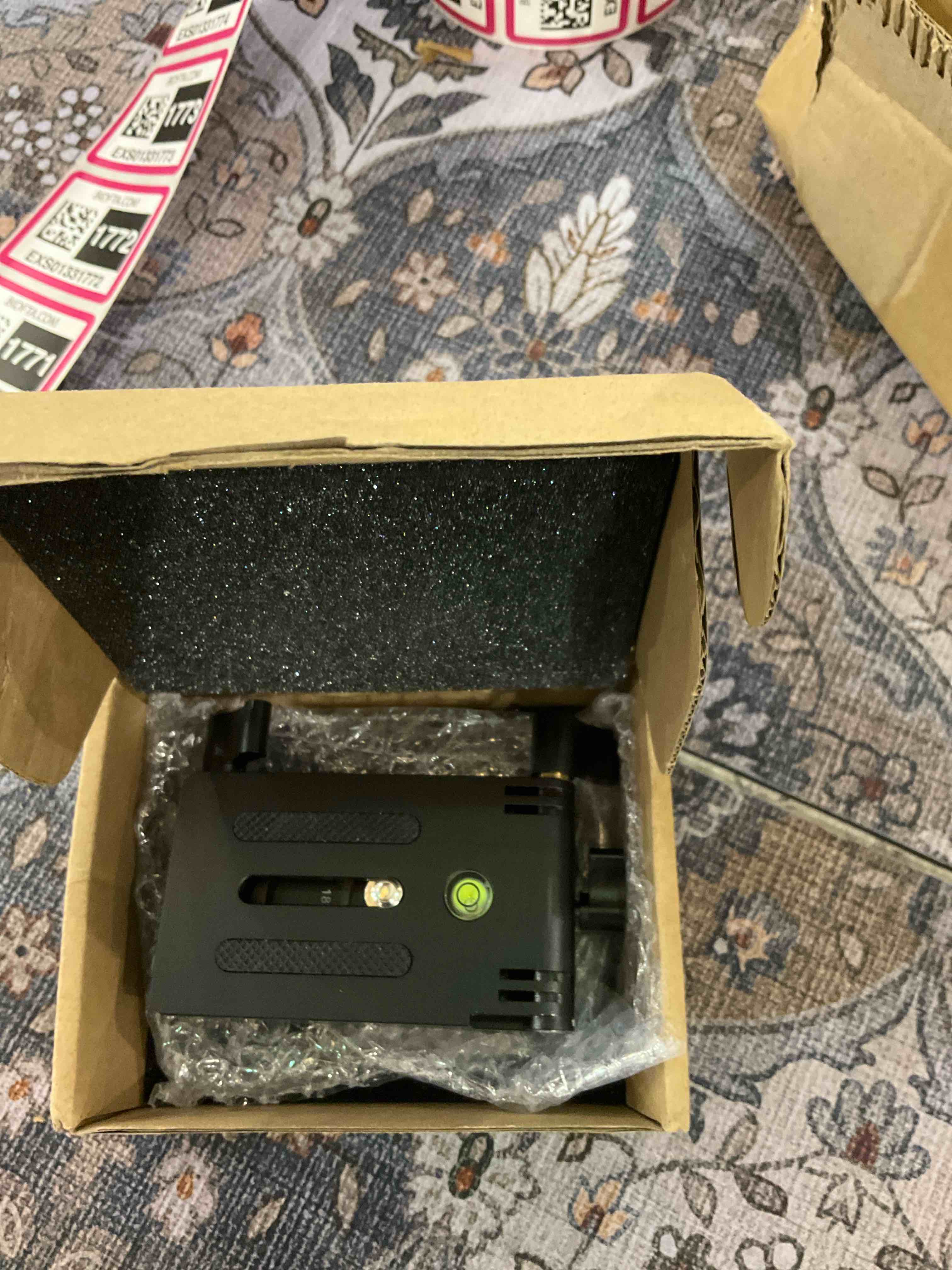 https://s3.amazonaws.com/lotting-images-prod/BargainHunt/EXS01331765_1713878832915.jpeg