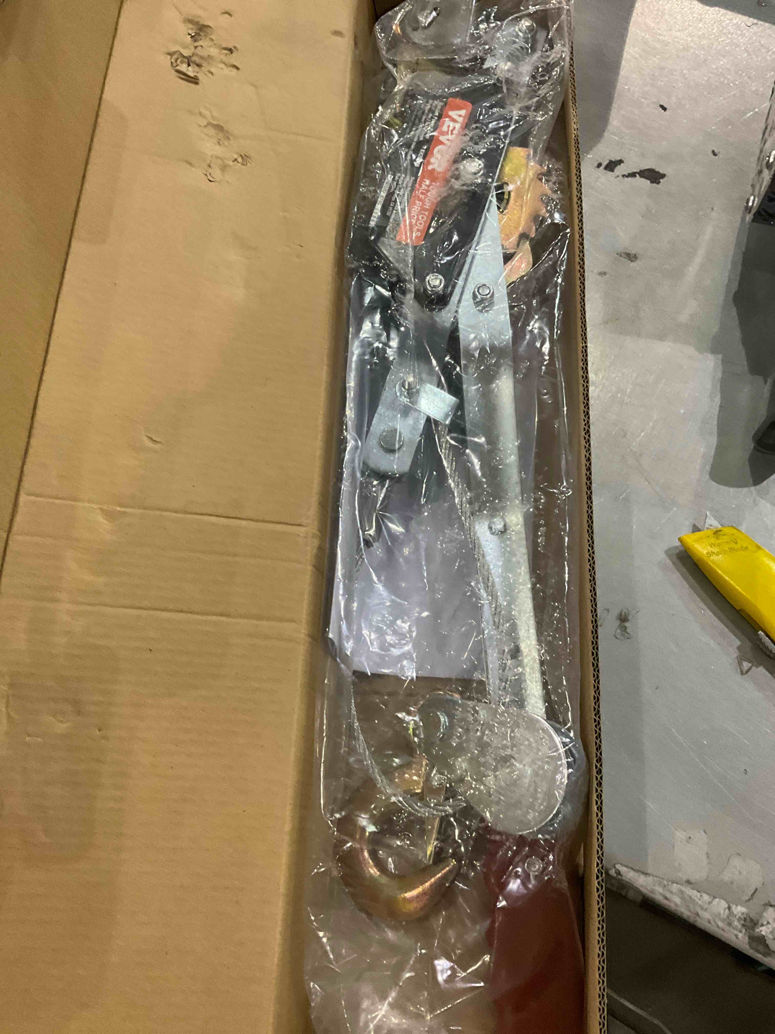 https://s3.amazonaws.com/lotting-images-prod/BargainHunt/EXS01331820_1715253433136.jpeg