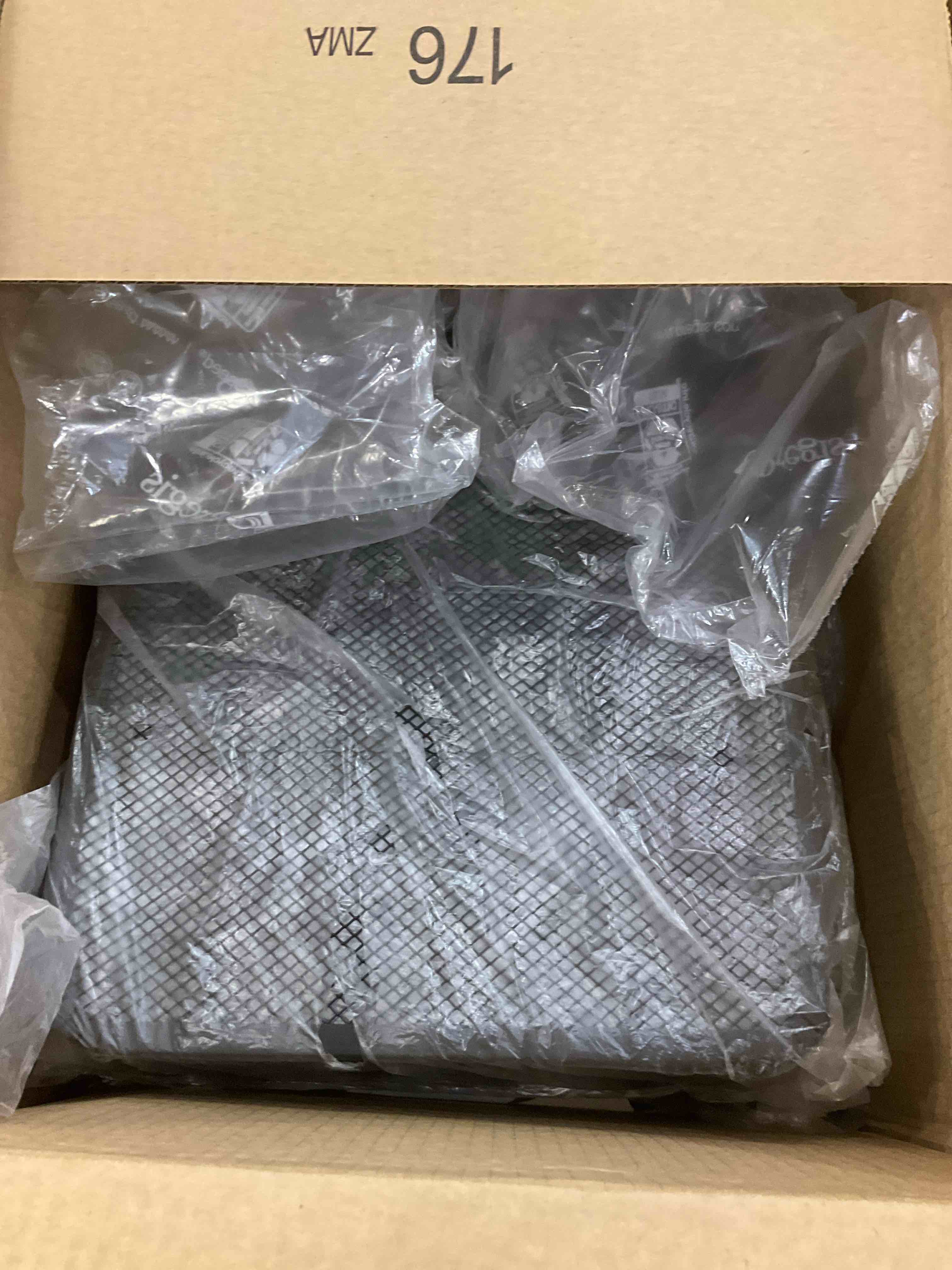 https://s3.amazonaws.com/lotting-images-prod/BargainHunt/EXS01331845_1715341838550.jpeg