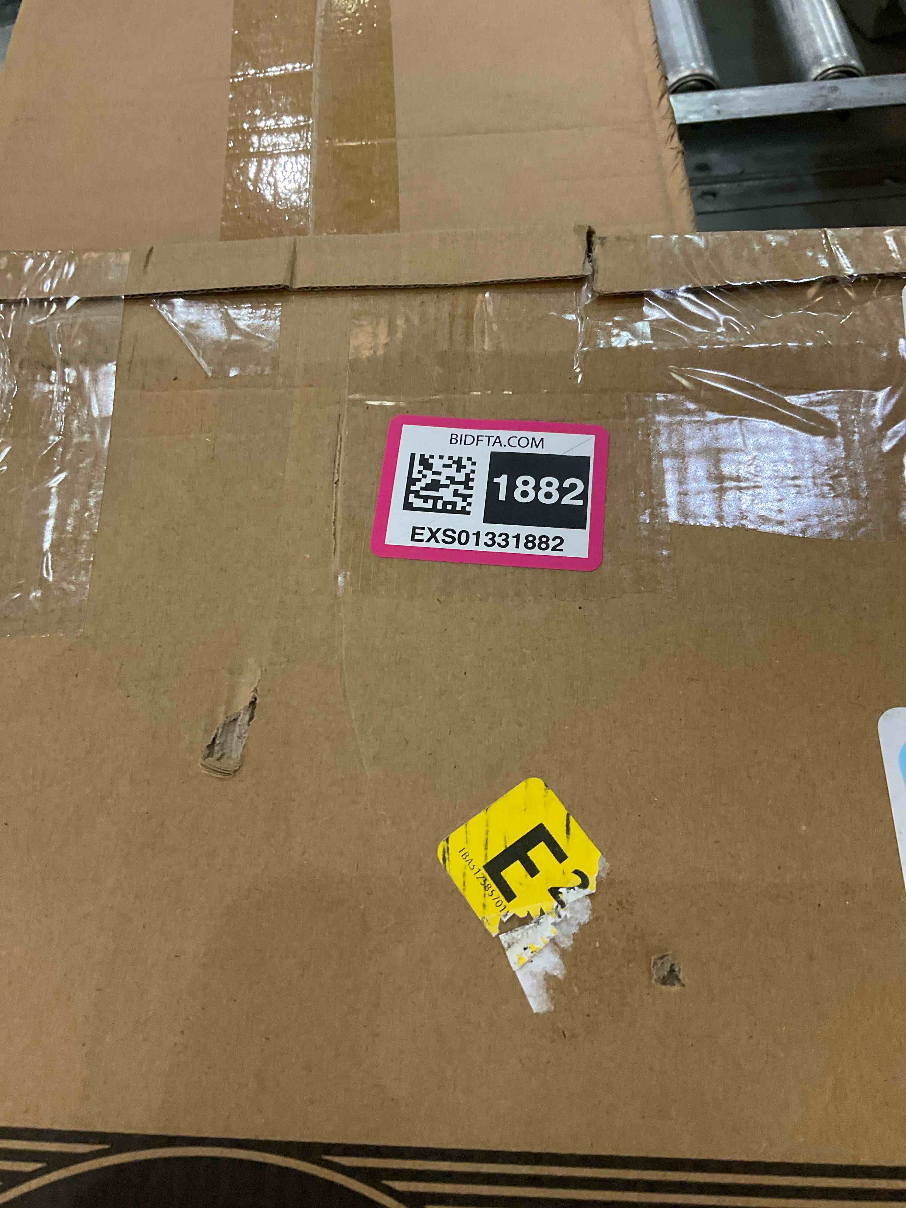 https://s3.amazonaws.com/lotting-images-prod/BargainHunt/EXS01331882_1715347681670.jpeg