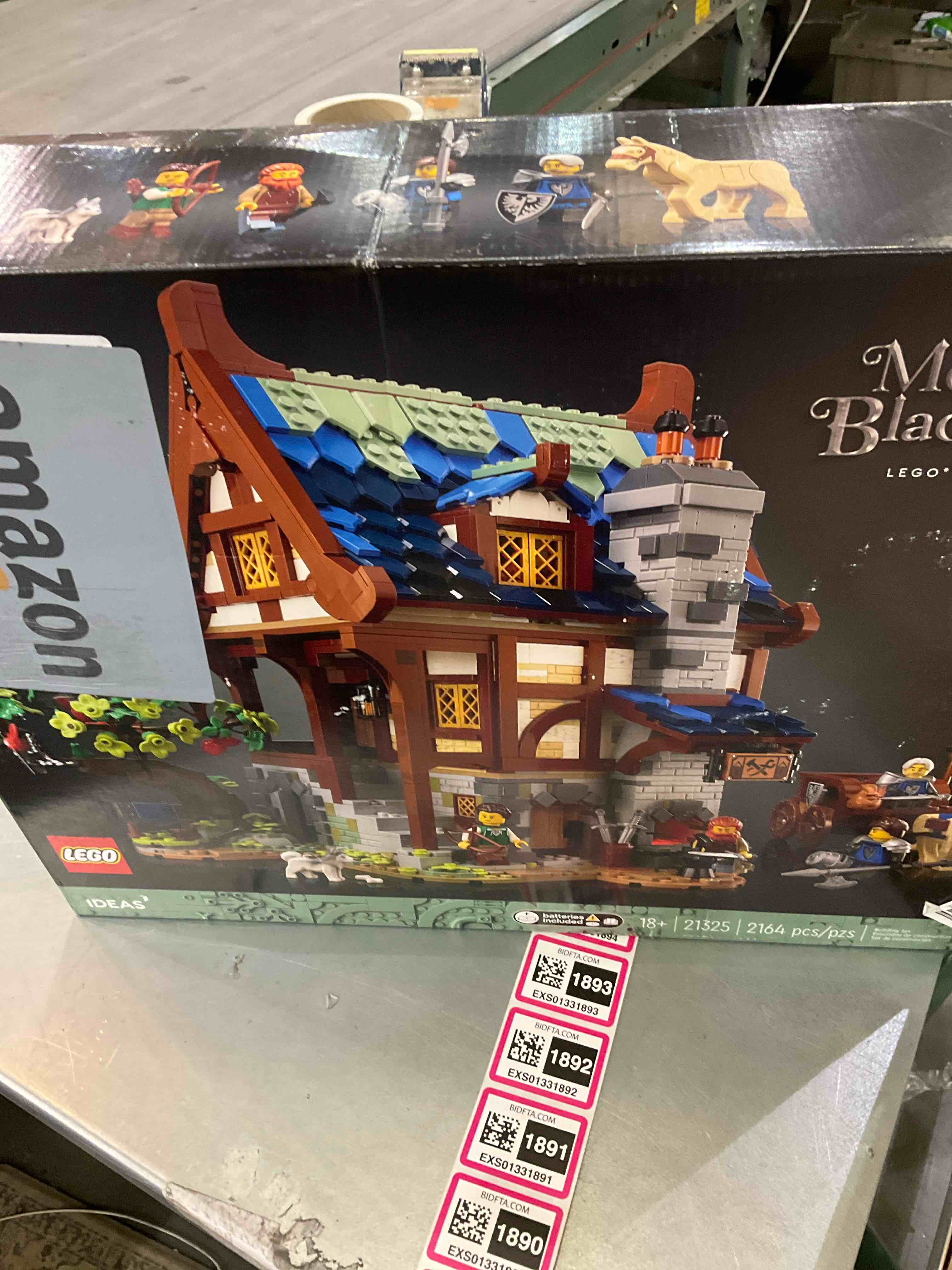 https://s3.amazonaws.com/lotting-images-prod/BargainHunt/EXS01331886_1715348237494.jpeg
