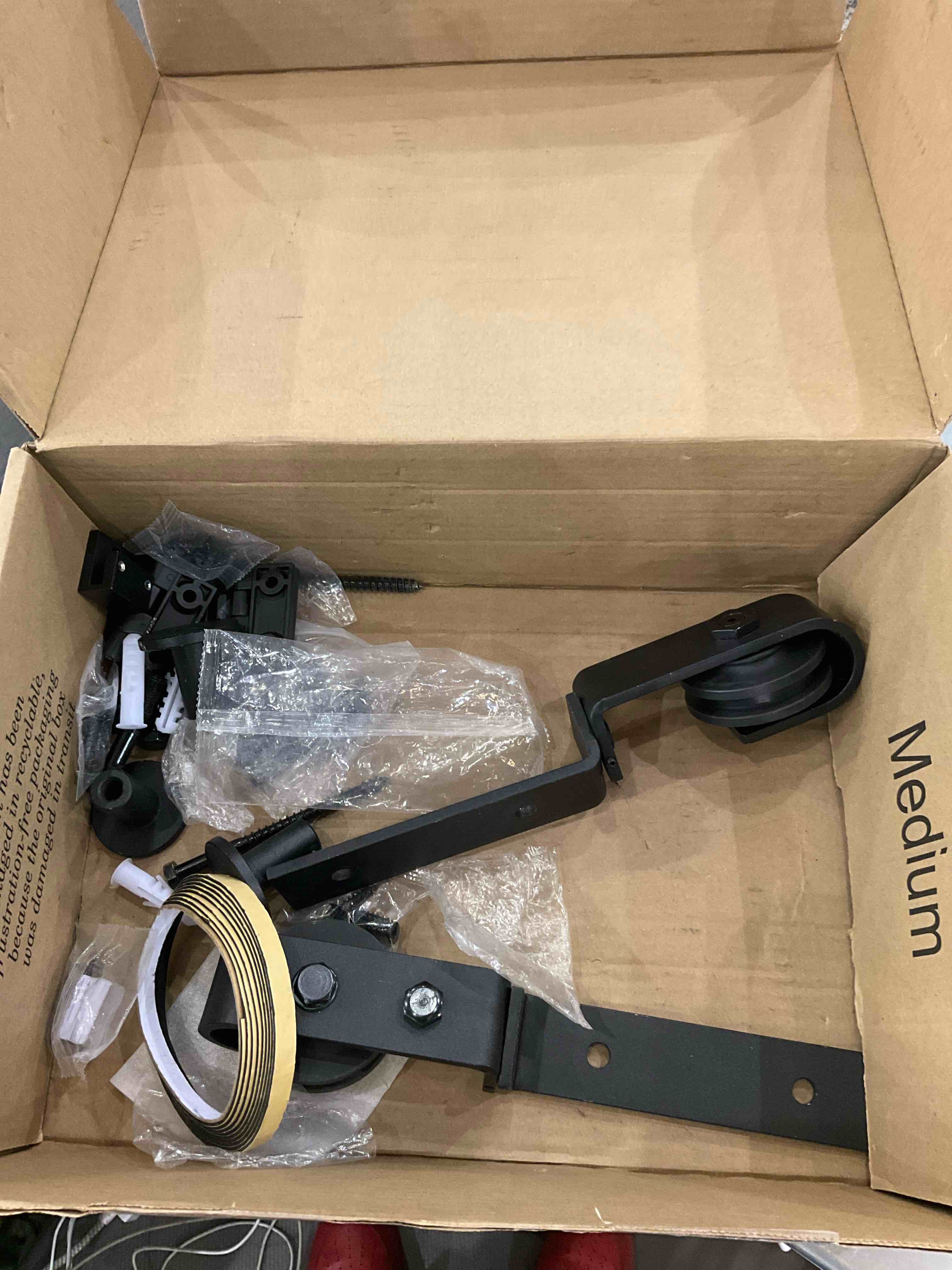 https://s3.amazonaws.com/lotting-images-prod/BargainHunt/EXS01331962_1715775165193.jpeg