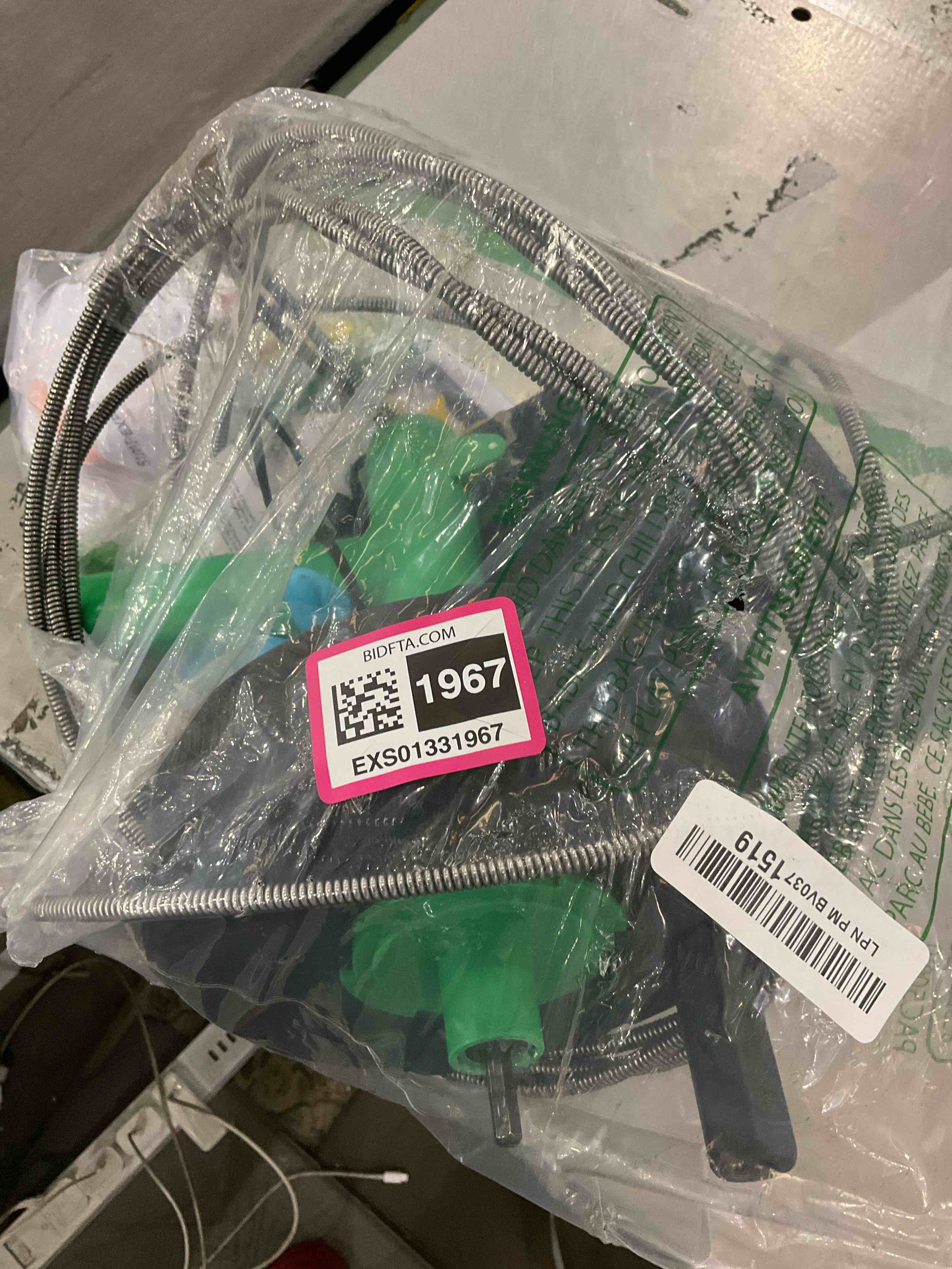 https://s3.amazonaws.com/lotting-images-prod/BargainHunt/EXS01331967_1715775576541.jpeg