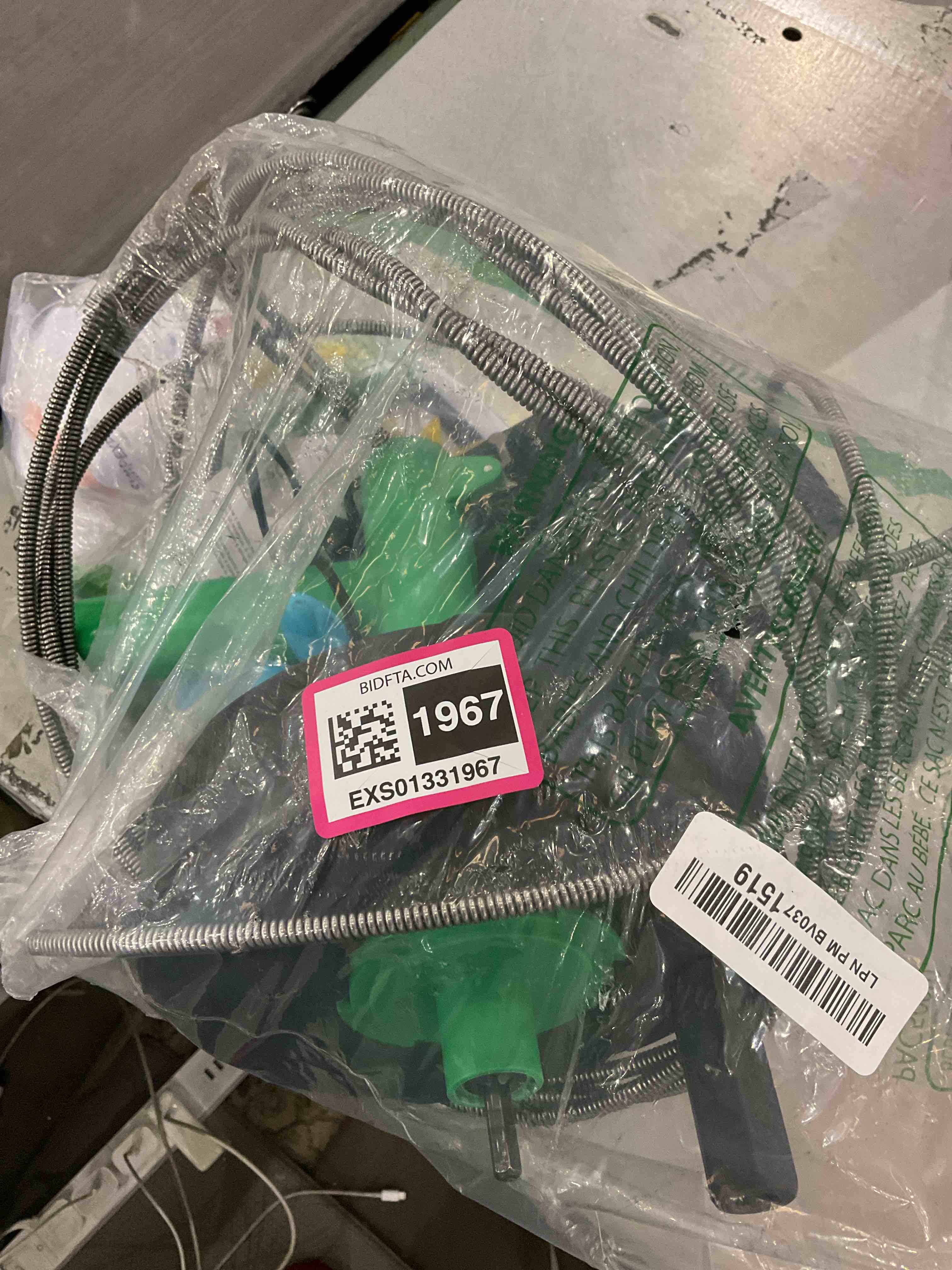 https://s3.amazonaws.com/lotting-images-prod/BargainHunt/EXS01331967_1715775577636.jpeg