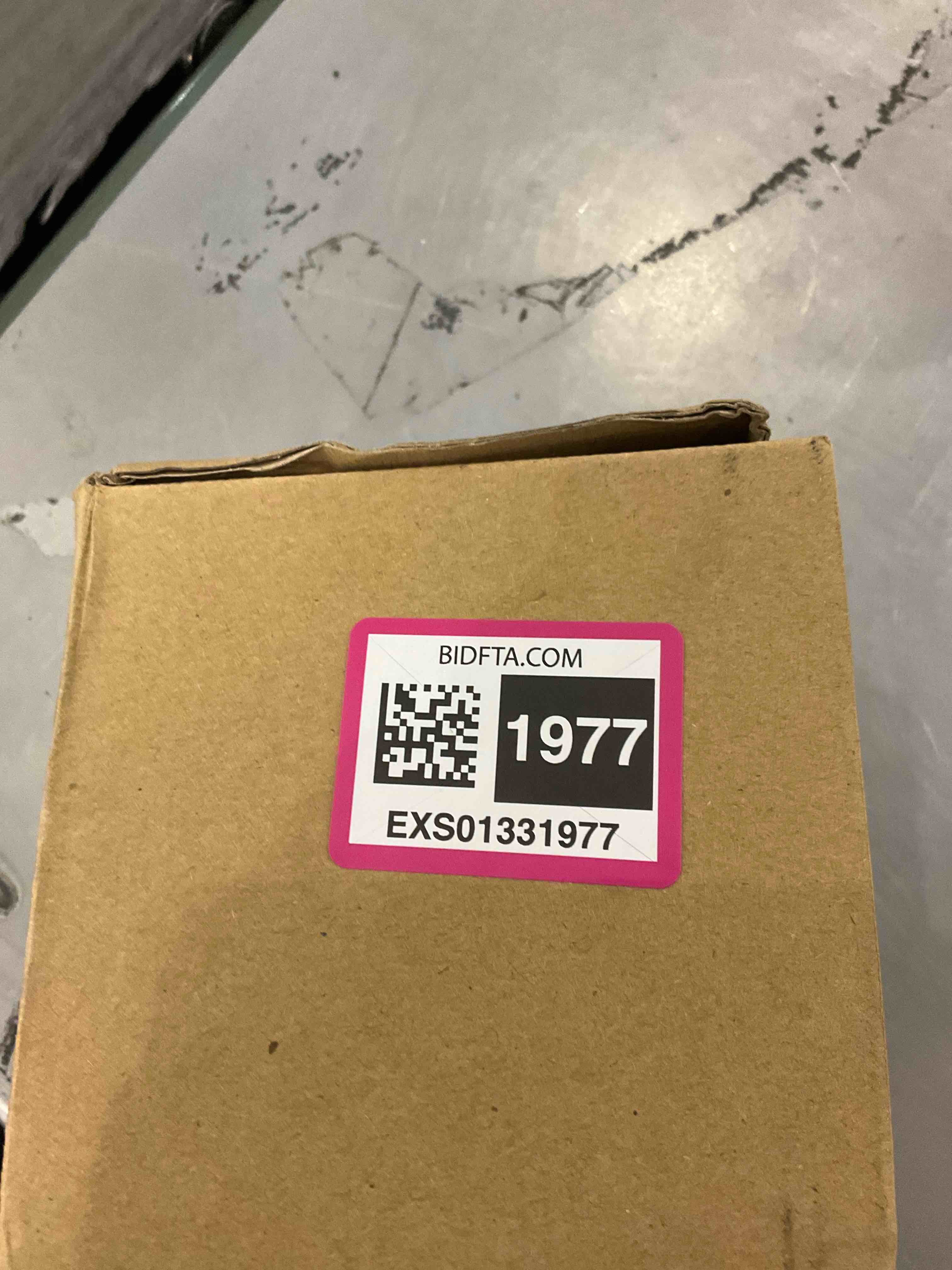 https://s3.amazonaws.com/lotting-images-prod/BargainHunt/EXS01331977_1715776492280.jpeg