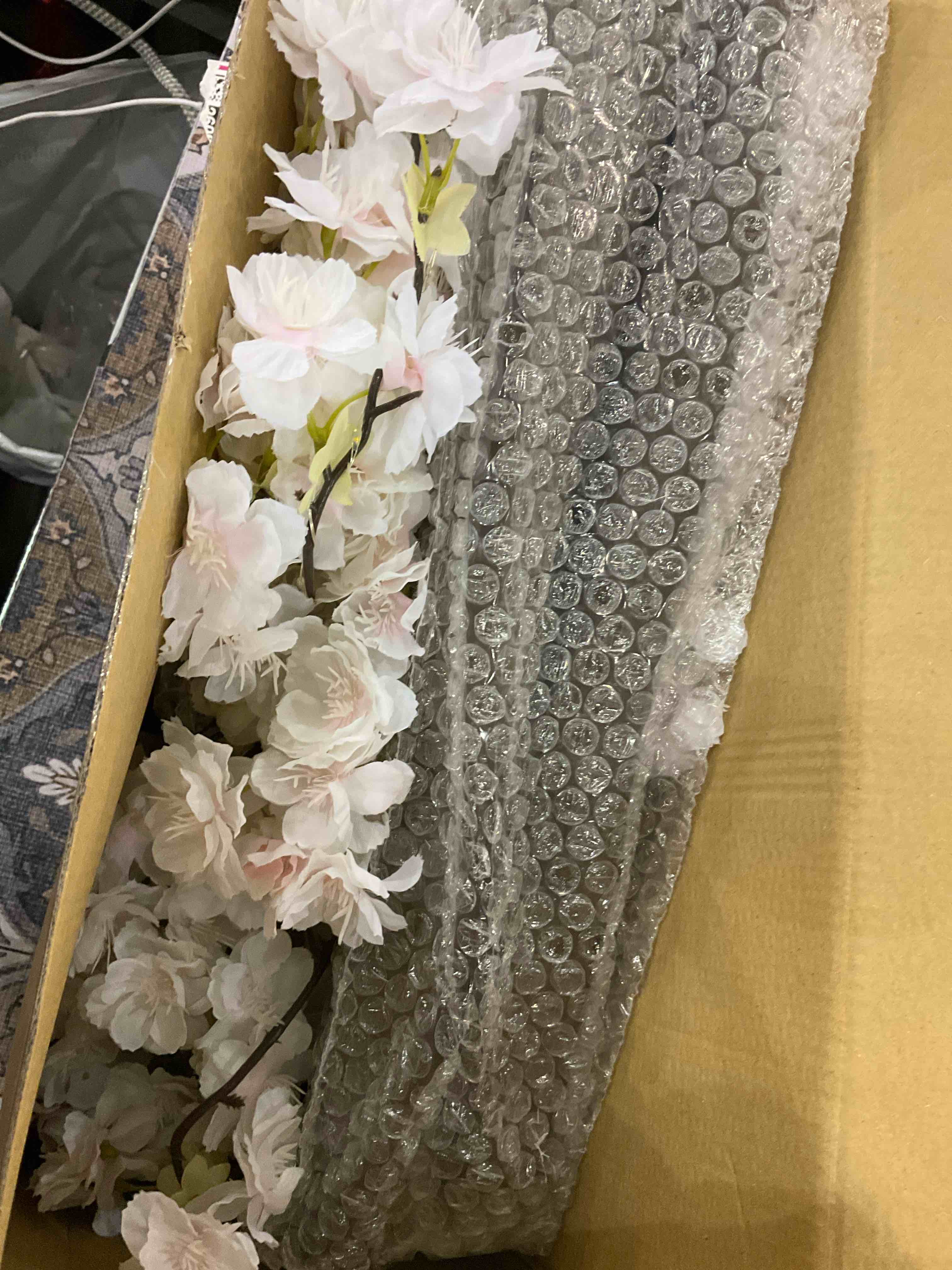 https://s3.amazonaws.com/lotting-images-prod/BargainHunt/EXS01332604_1712748864540.jpeg