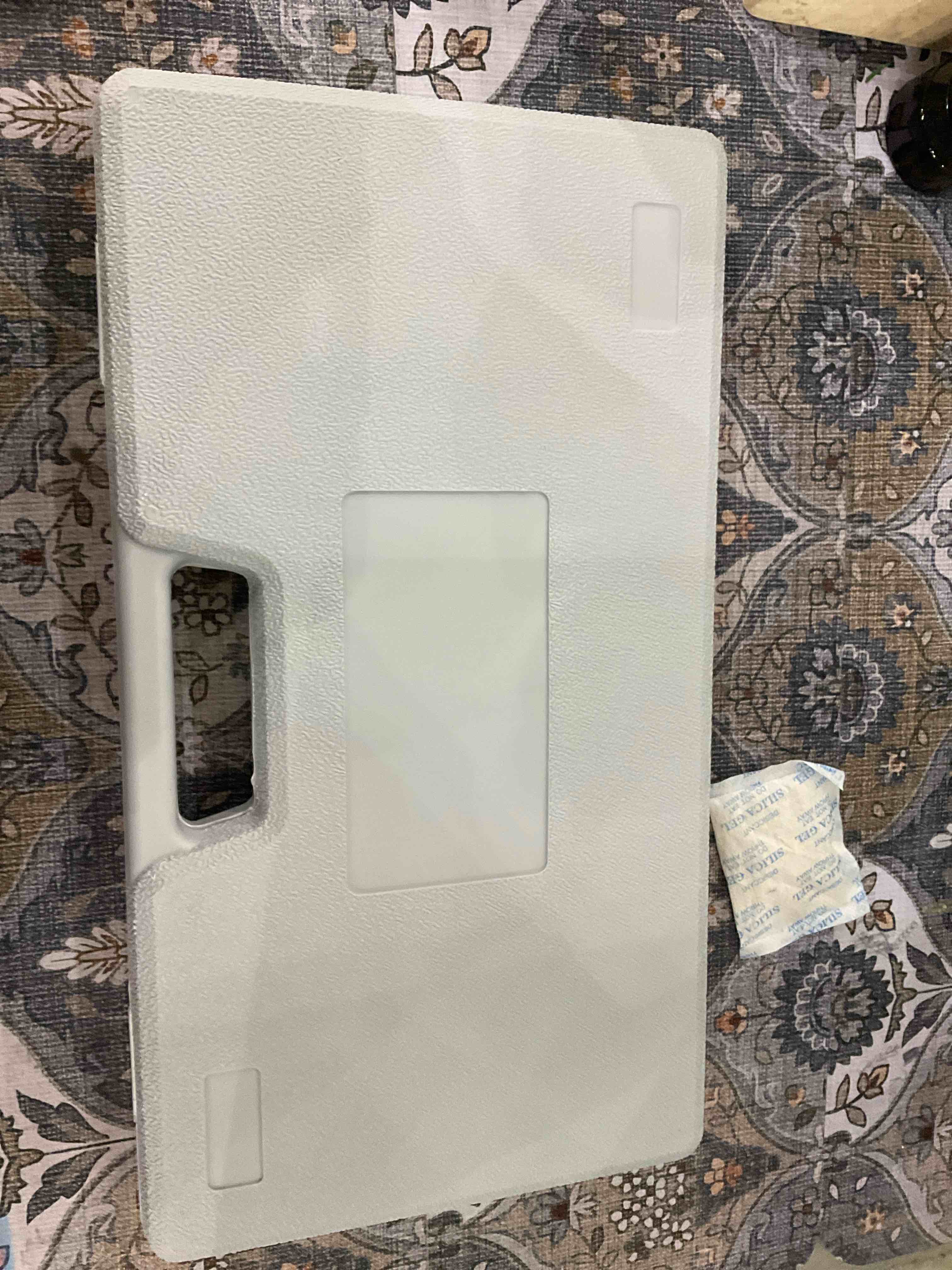 https://s3.amazonaws.com/lotting-images-prod/BargainHunt/EXS01332708_1712768666233.jpeg