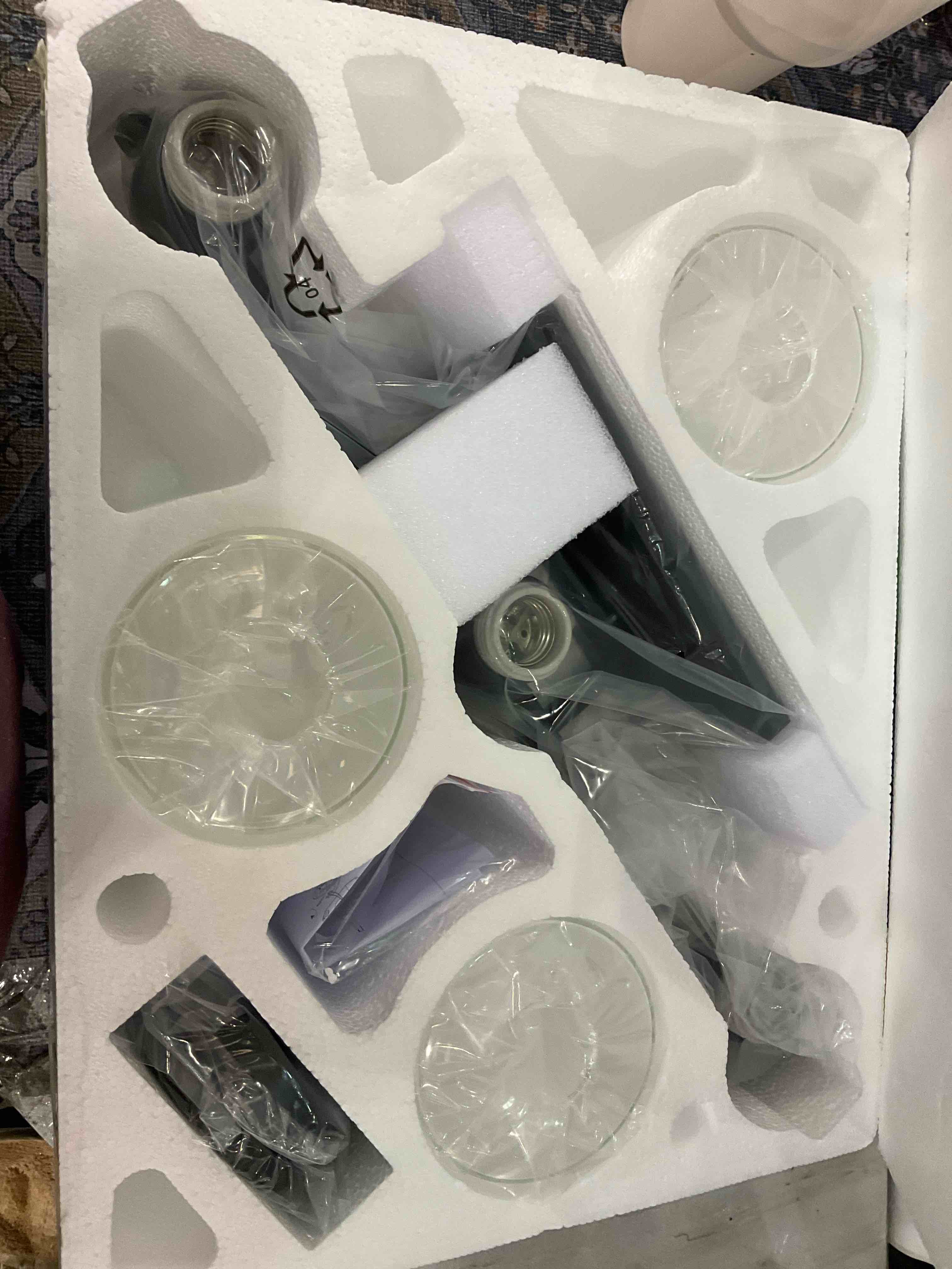 https://s3.amazonaws.com/lotting-images-prod/BargainHunt/EXS01332786_1712844885918.jpeg
