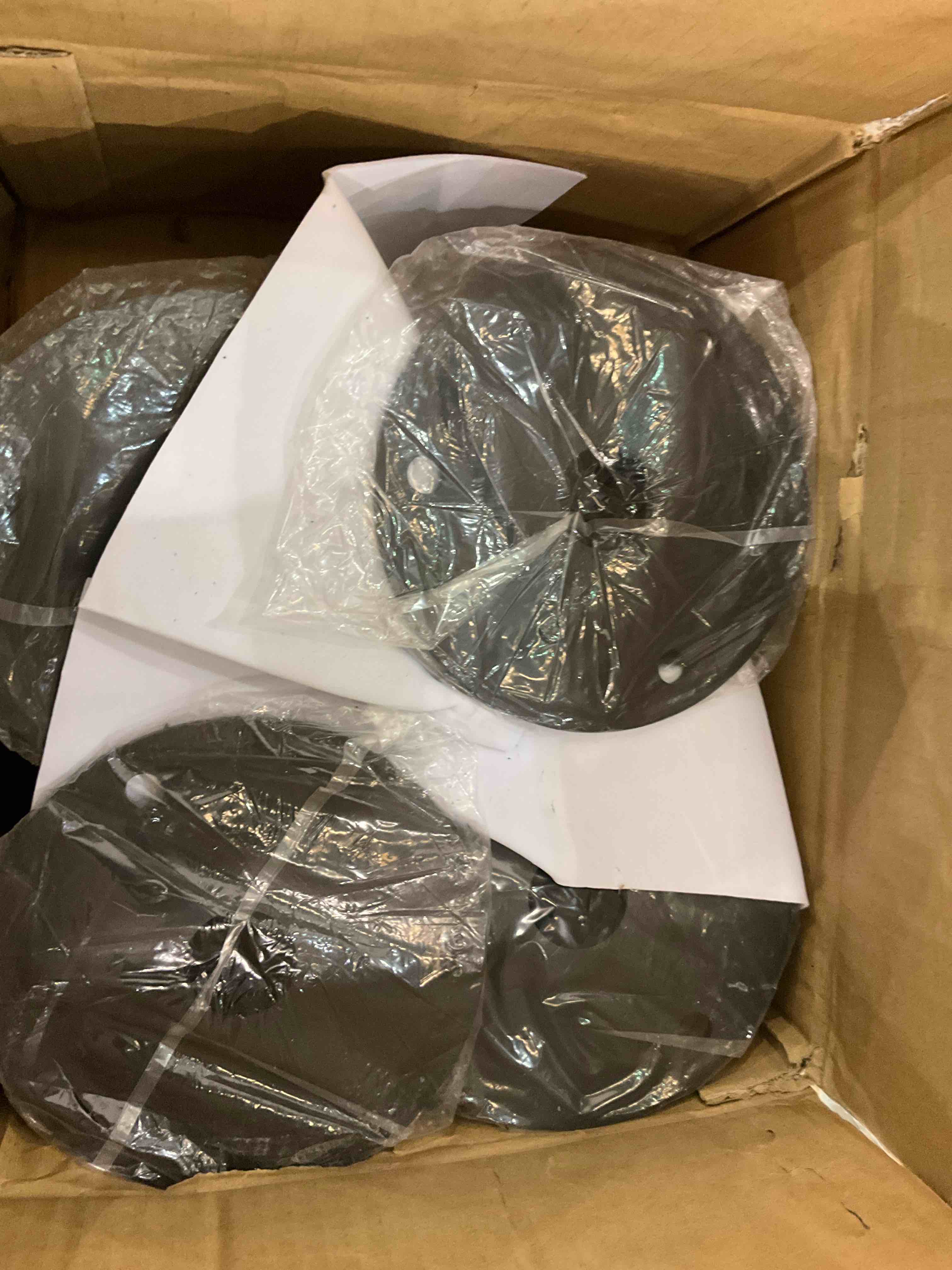 https://s3.amazonaws.com/lotting-images-prod/BargainHunt/EXS01332799_1712848268937.jpeg