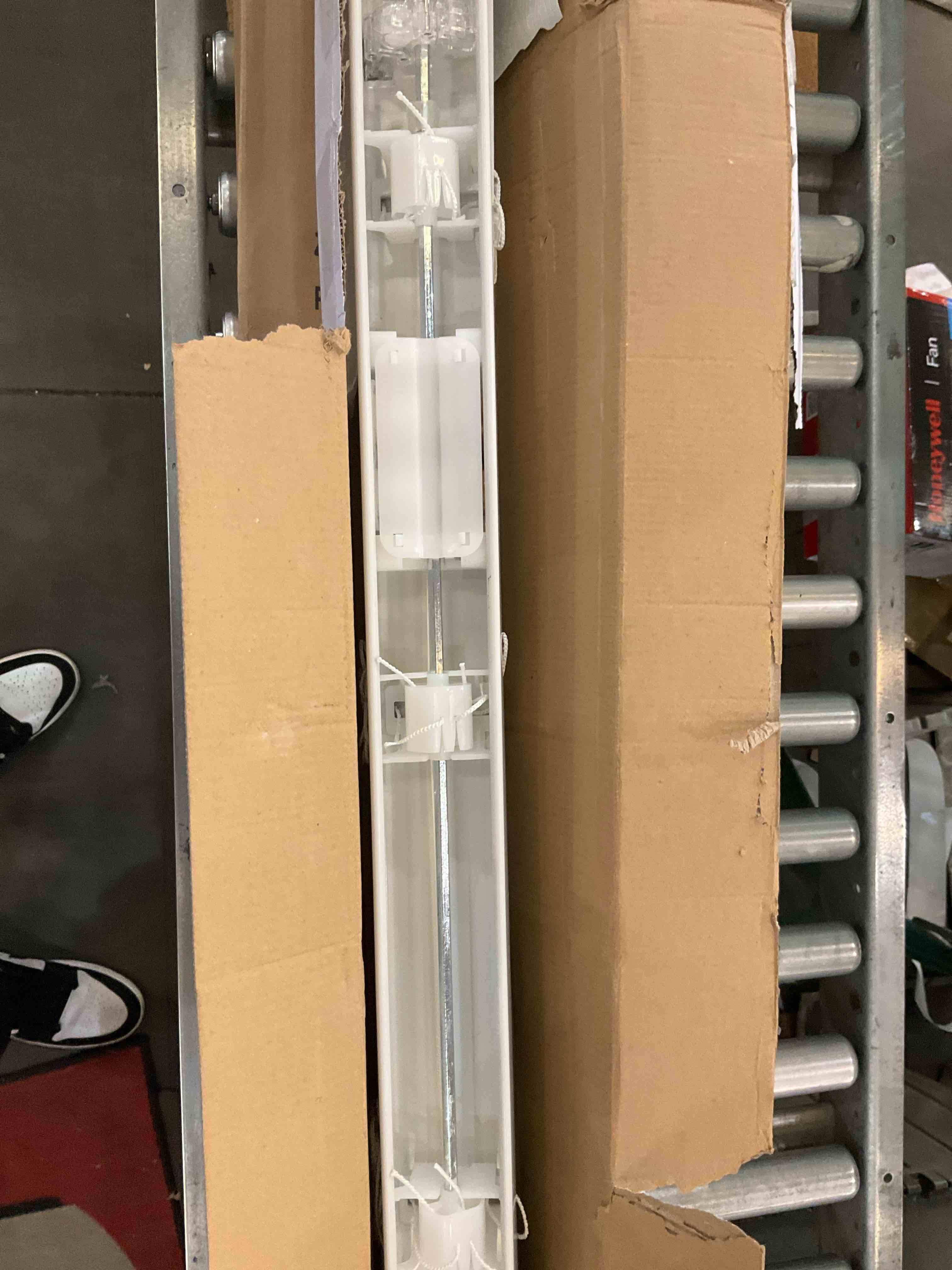 https://s3.amazonaws.com/lotting-images-prod/BargainHunt/EXS01333021_1713973544845.jpeg