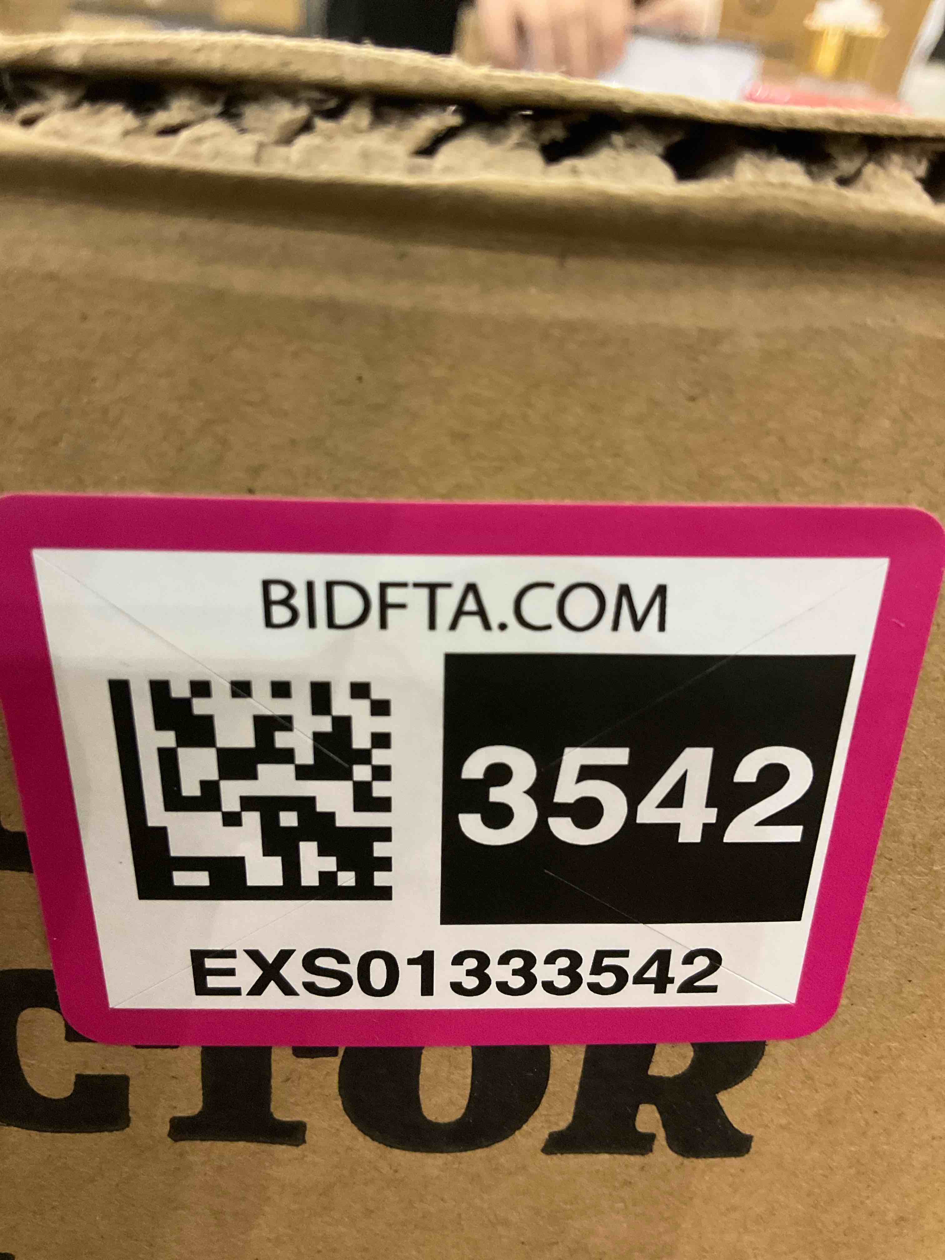 https://s3.amazonaws.com/lotting-images-prod/BargainHunt/EXS01333542_1712761070721.jpeg