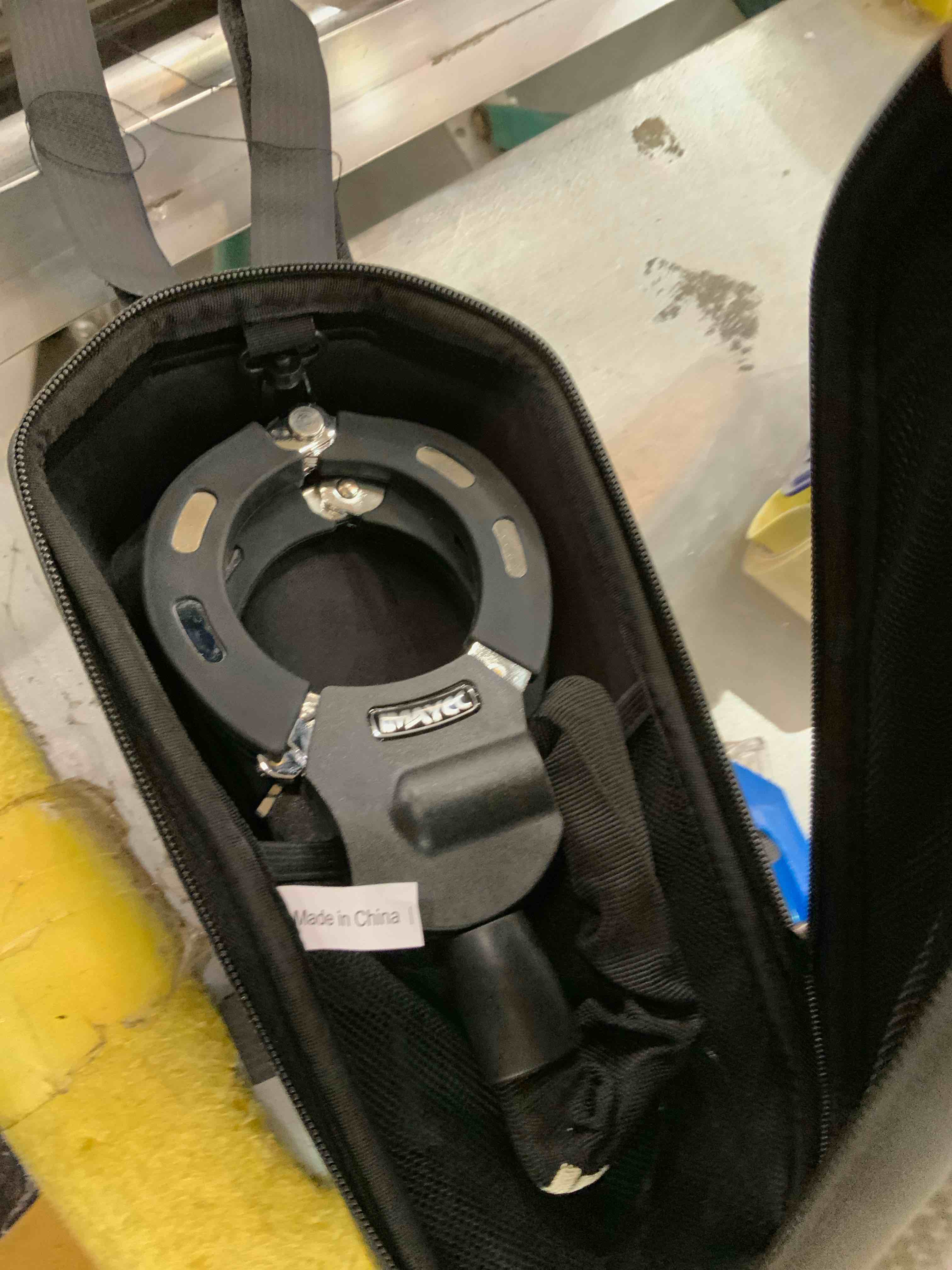 https://s3.amazonaws.com/lotting-images-prod/BargainHunt/EXS01333682_1712940126040.jpeg