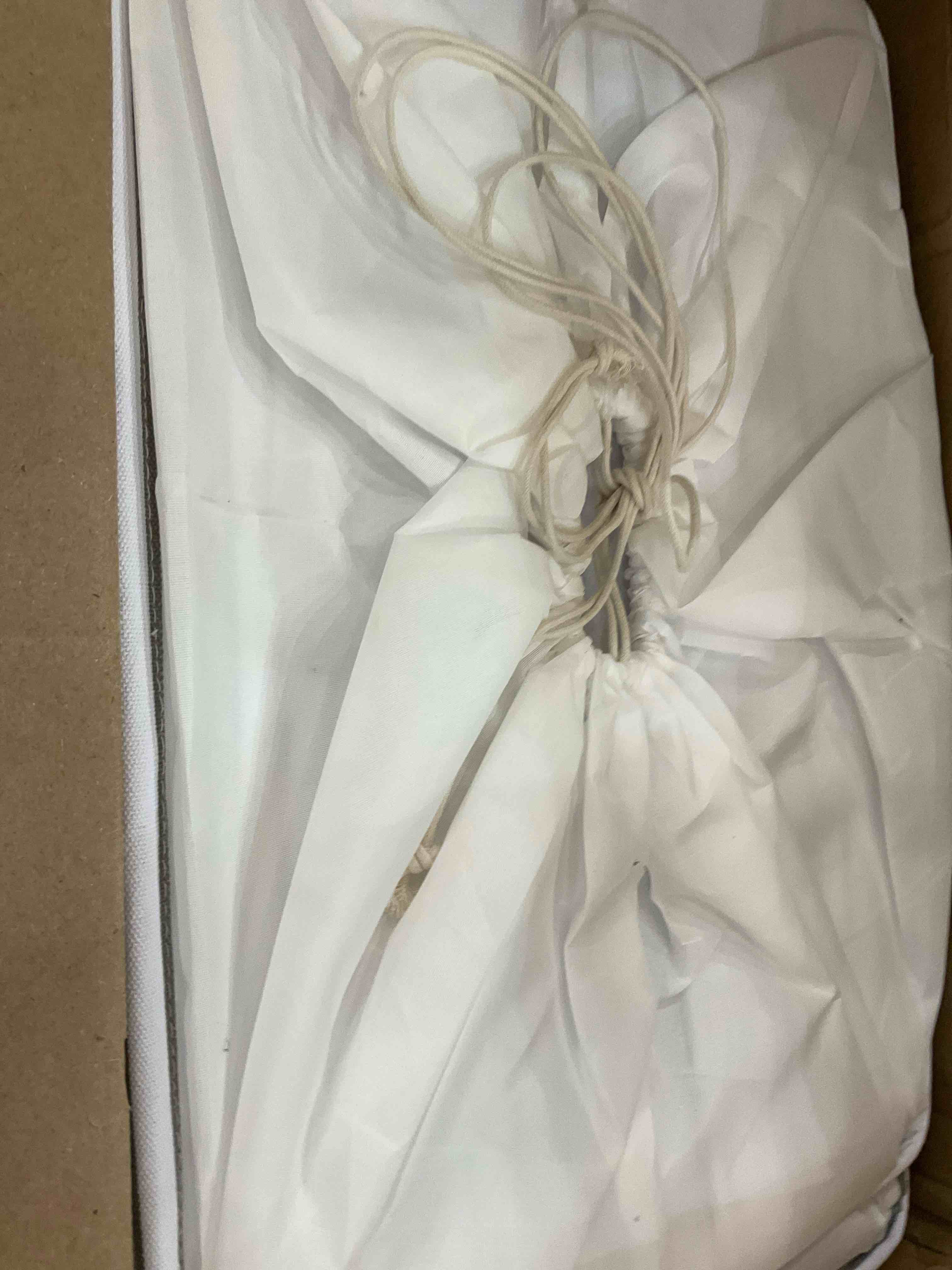 https://s3.amazonaws.com/lotting-images-prod/BargainHunt/EXS01333884_1713286113375.jpeg