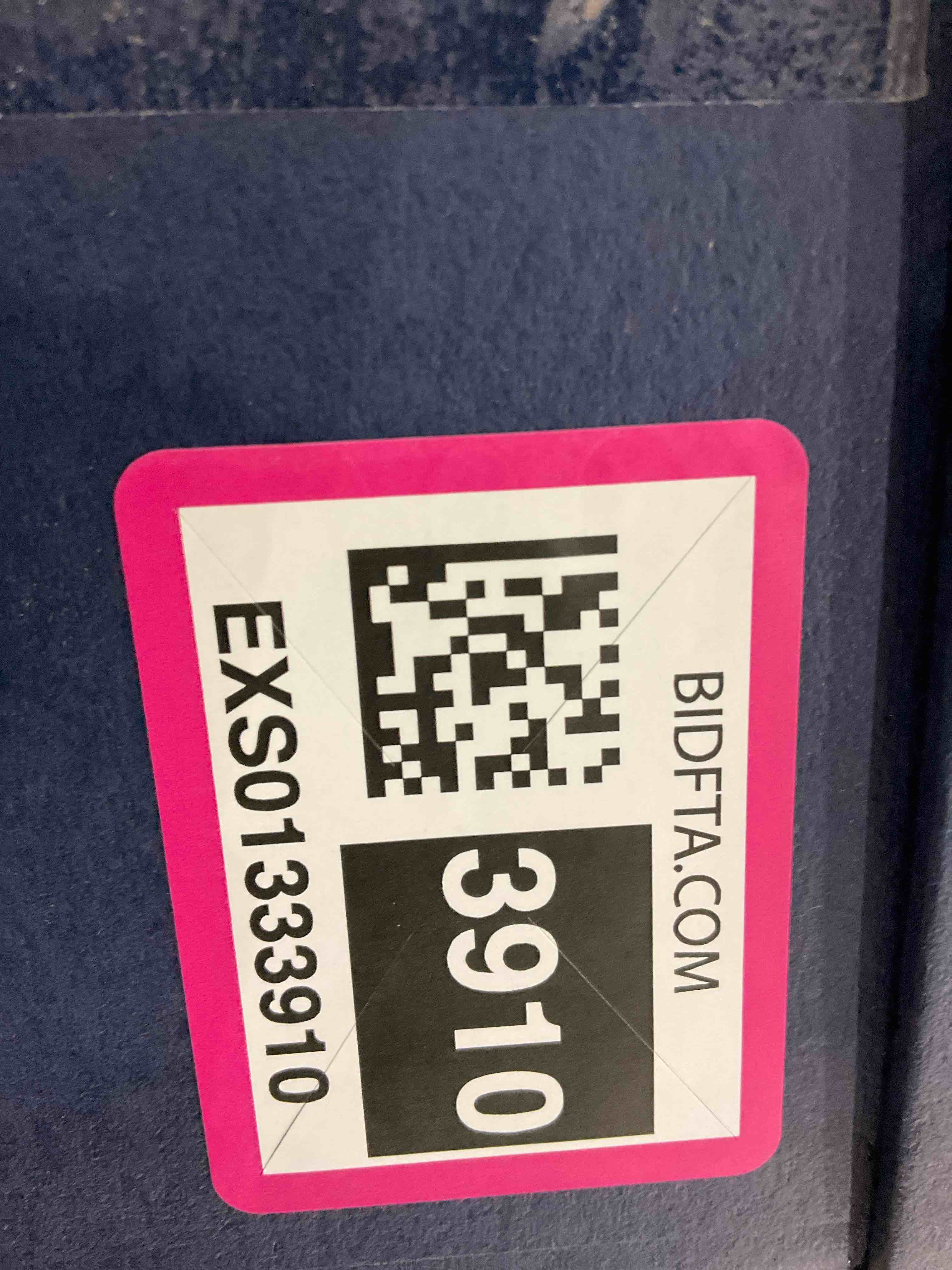 https://s3.amazonaws.com/lotting-images-prod/BargainHunt/EXS01333910_1713361723221.jpeg