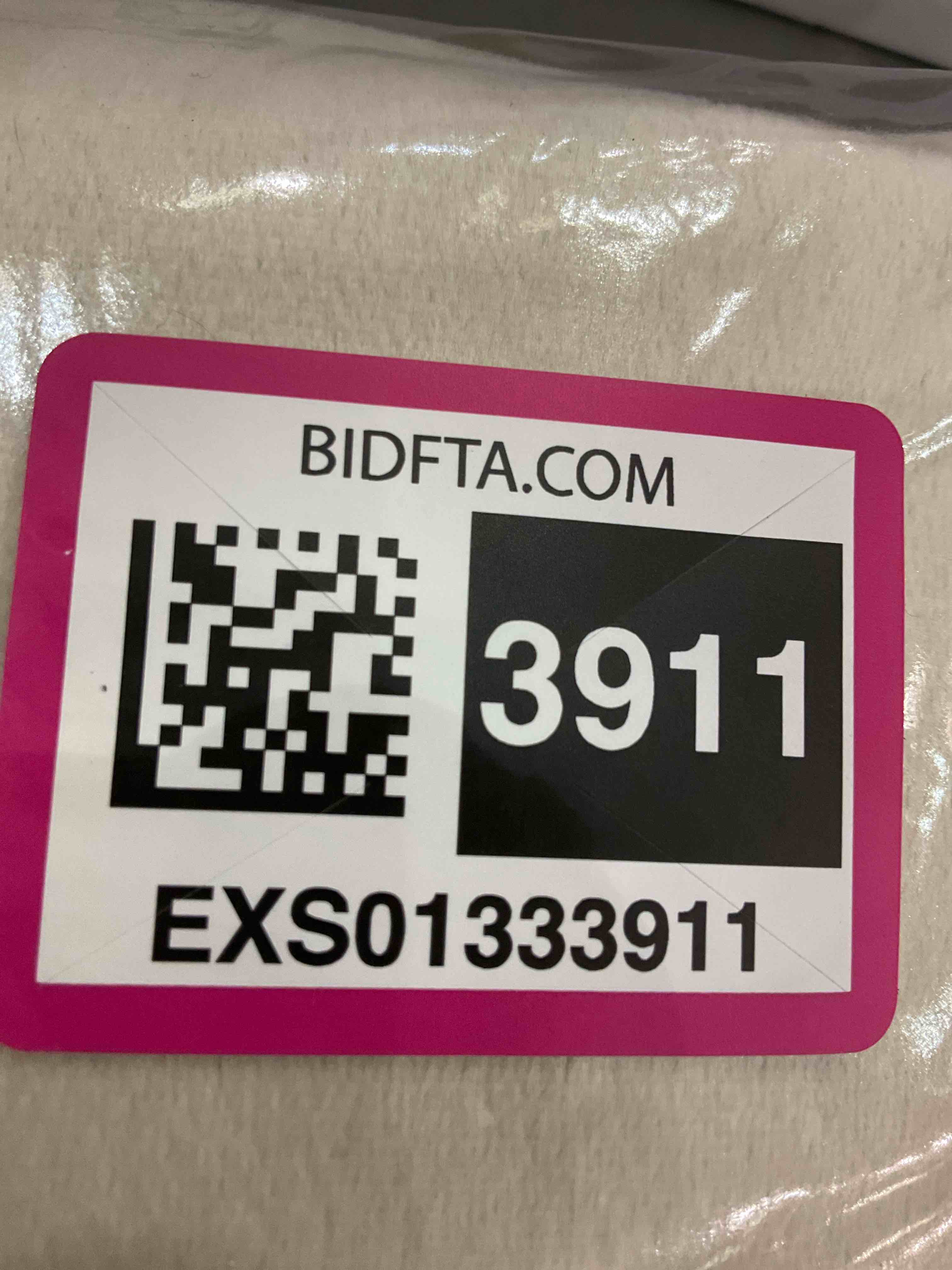 https://s3.amazonaws.com/lotting-images-prod/BargainHunt/EXS01333911_1713361822866.jpeg