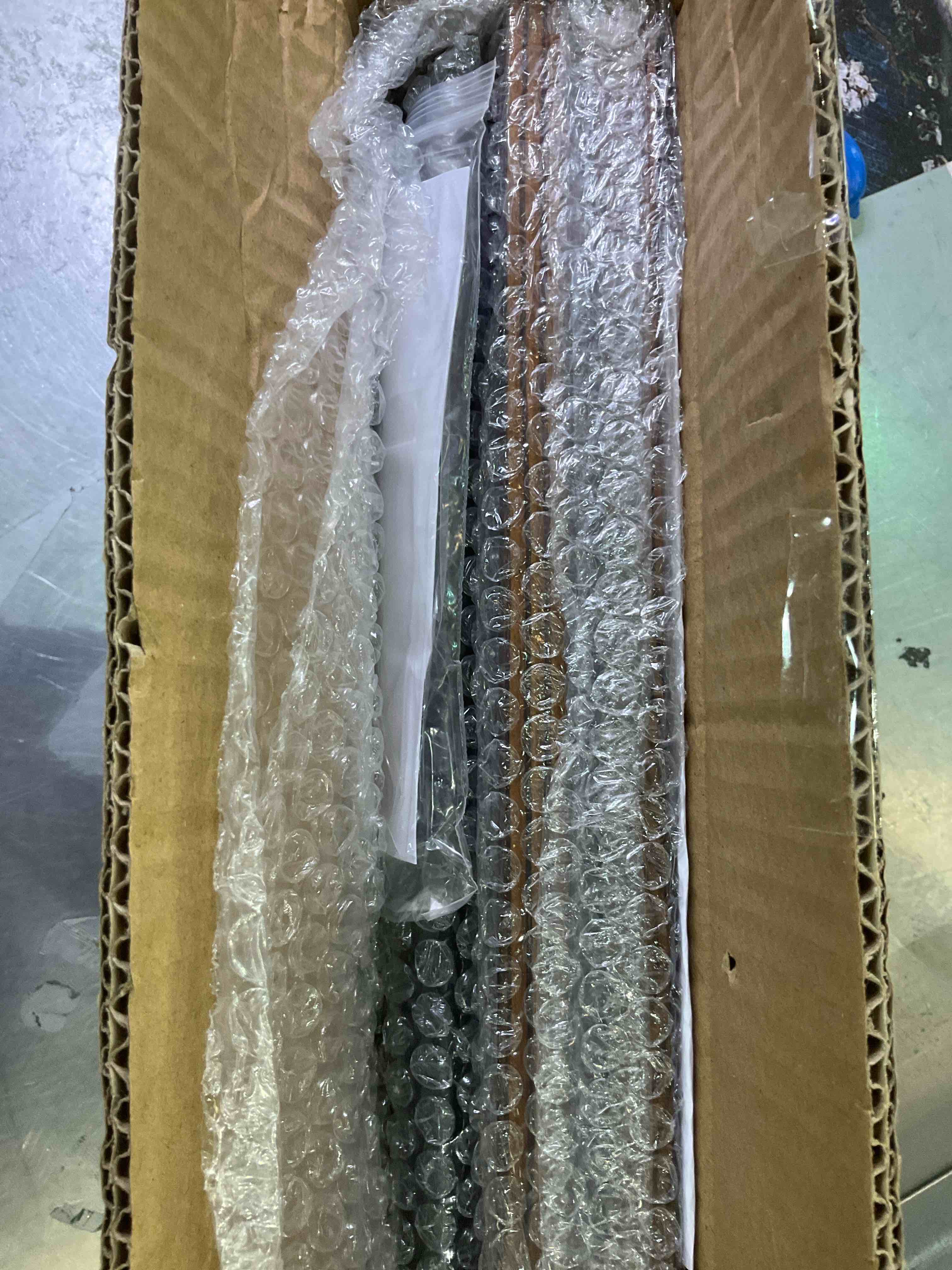 https://s3.amazonaws.com/lotting-images-prod/BargainHunt/EXS01334110_1712761557691.jpeg