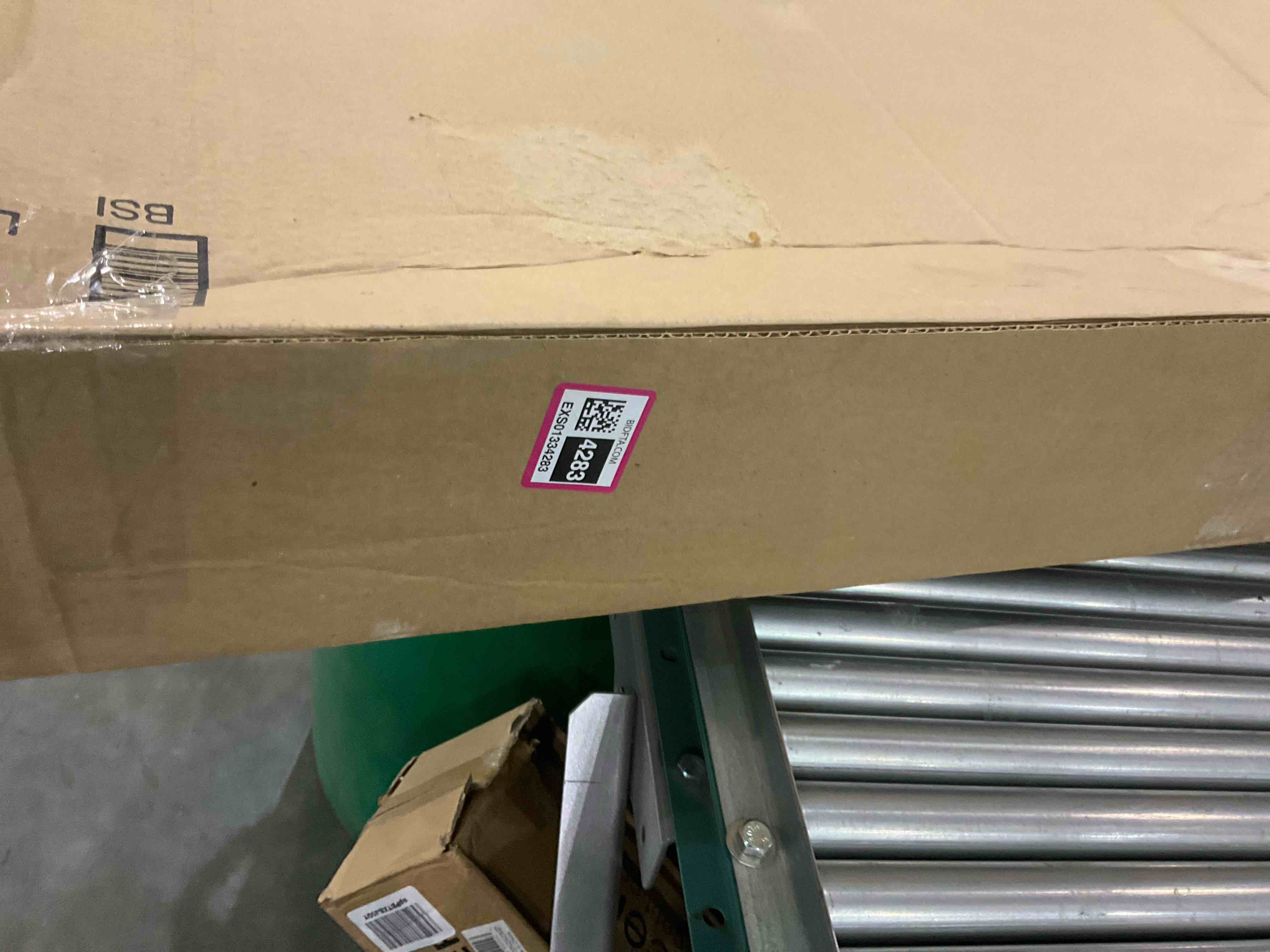 https://s3.amazonaws.com/lotting-images-prod/BargainHunt/EXS01334283_1713270781849.jpeg