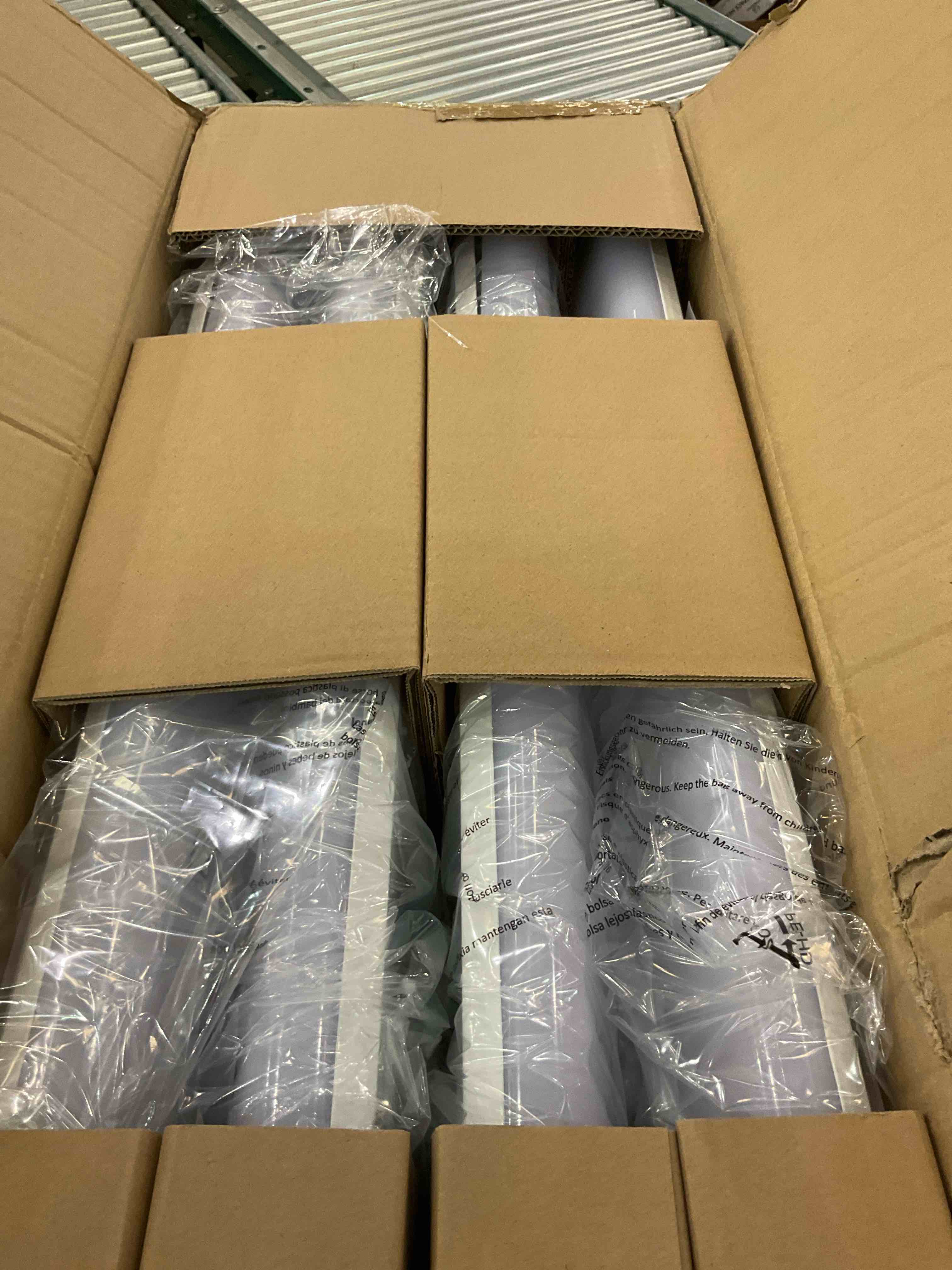 https://s3.amazonaws.com/lotting-images-prod/BargainHunt/EXS01334378_1713293392158.jpeg