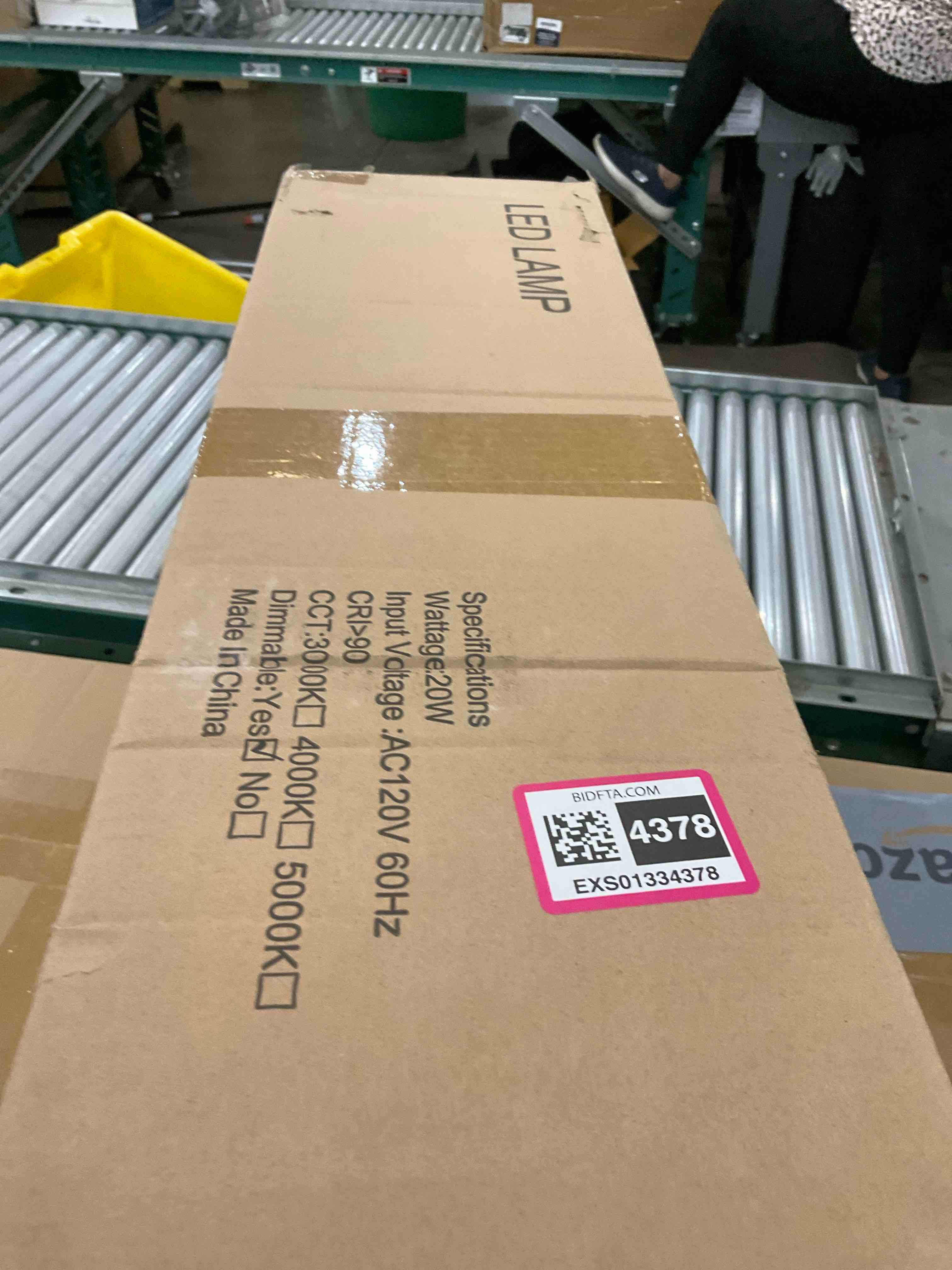 https://s3.amazonaws.com/lotting-images-prod/BargainHunt/EXS01334378_1713293414851.jpeg