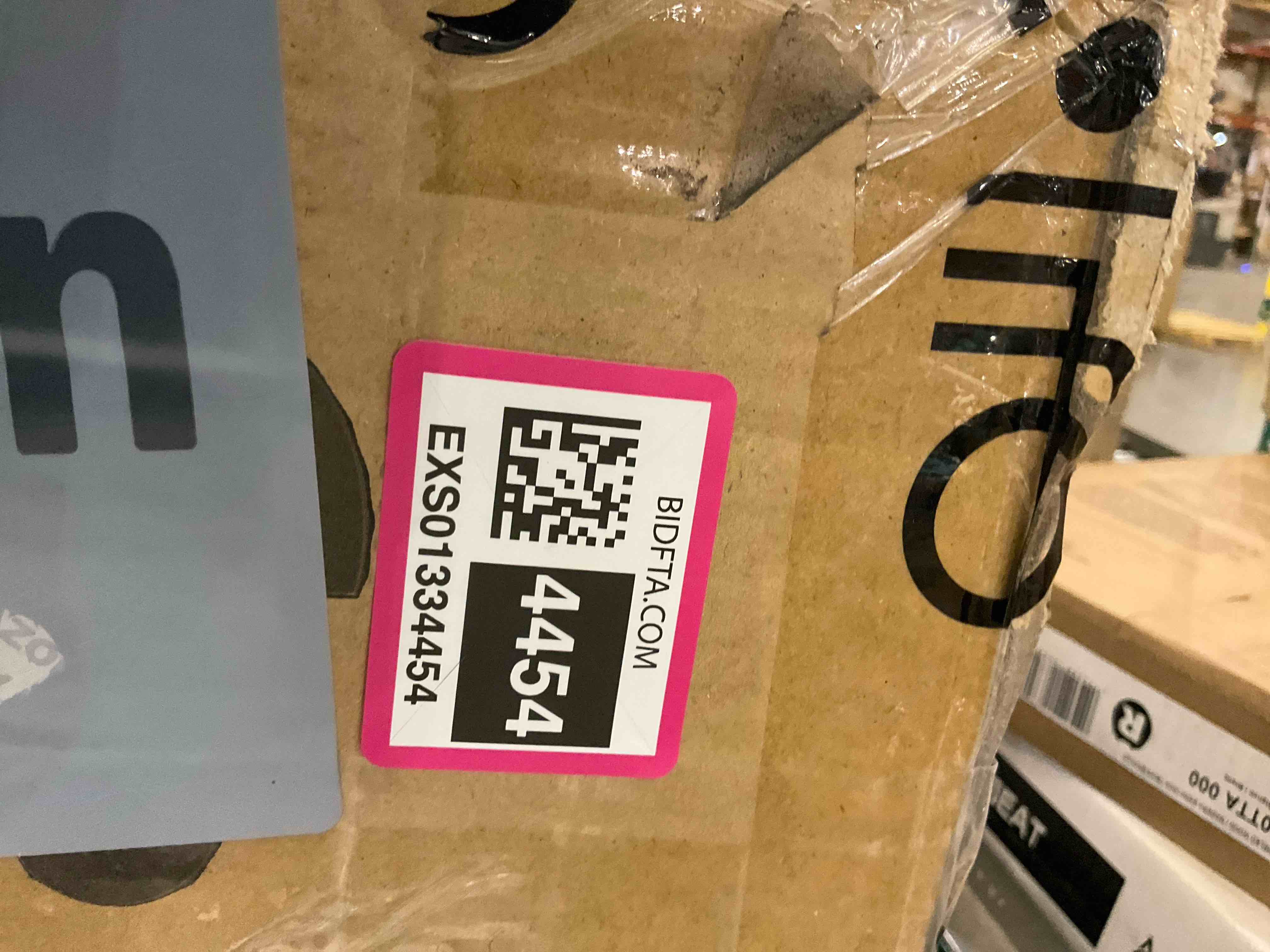 https://s3.amazonaws.com/lotting-images-prod/BargainHunt/EXS01334454_1713805367010.jpeg