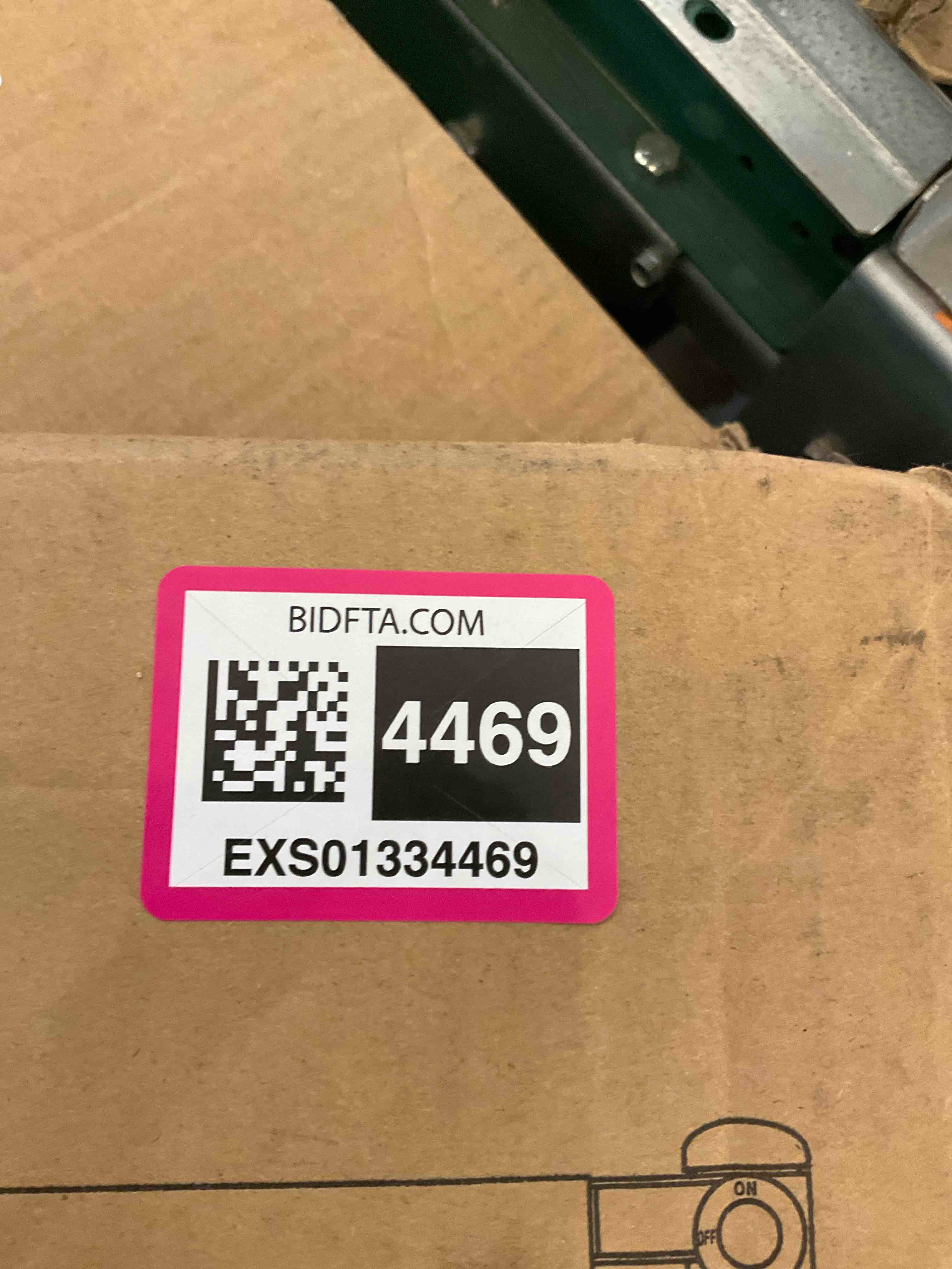 https://s3.amazonaws.com/lotting-images-prod/BargainHunt/EXS01334469_1713810930569.jpeg