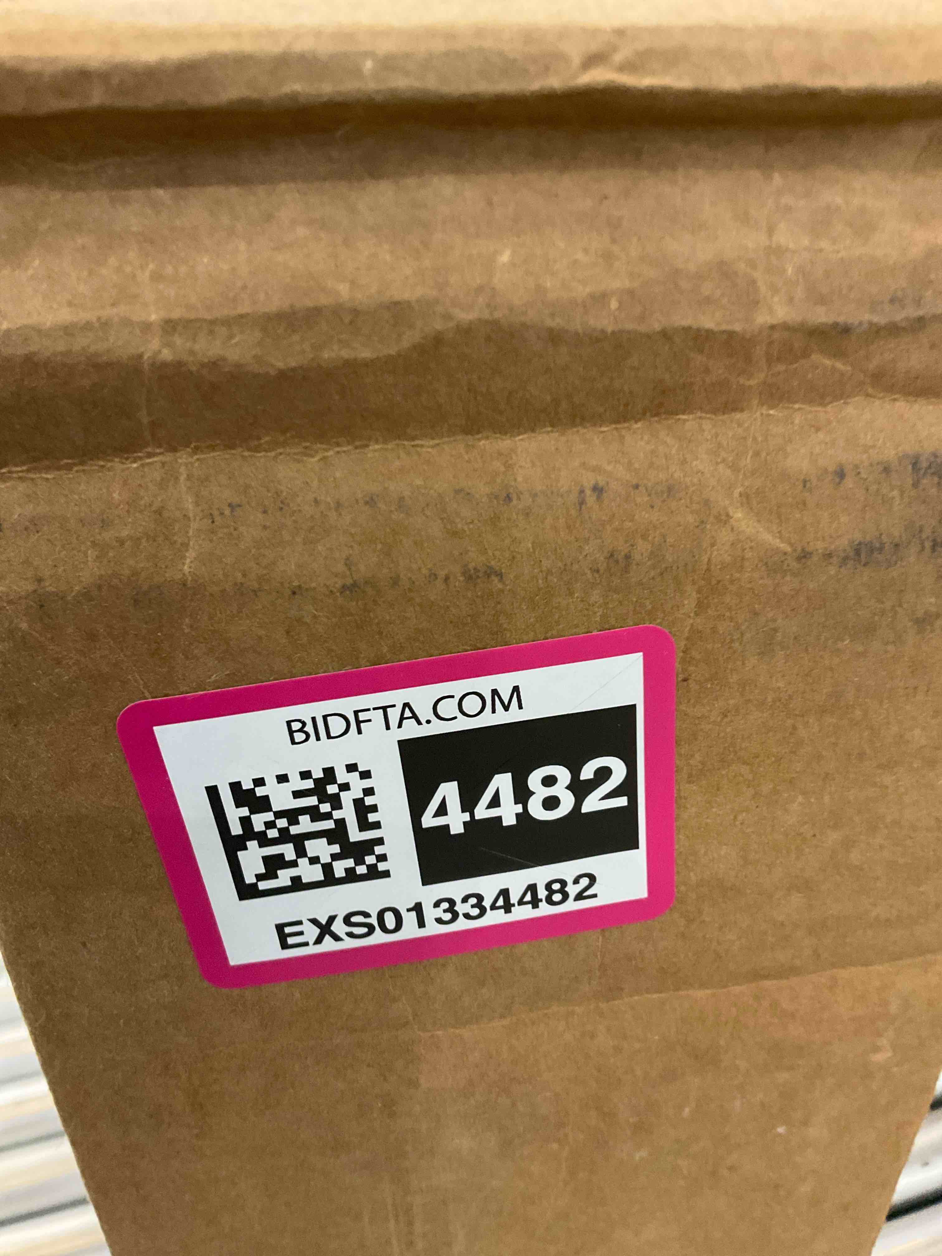 https://s3.amazonaws.com/lotting-images-prod/BargainHunt/EXS01334482_1713812940915.jpeg