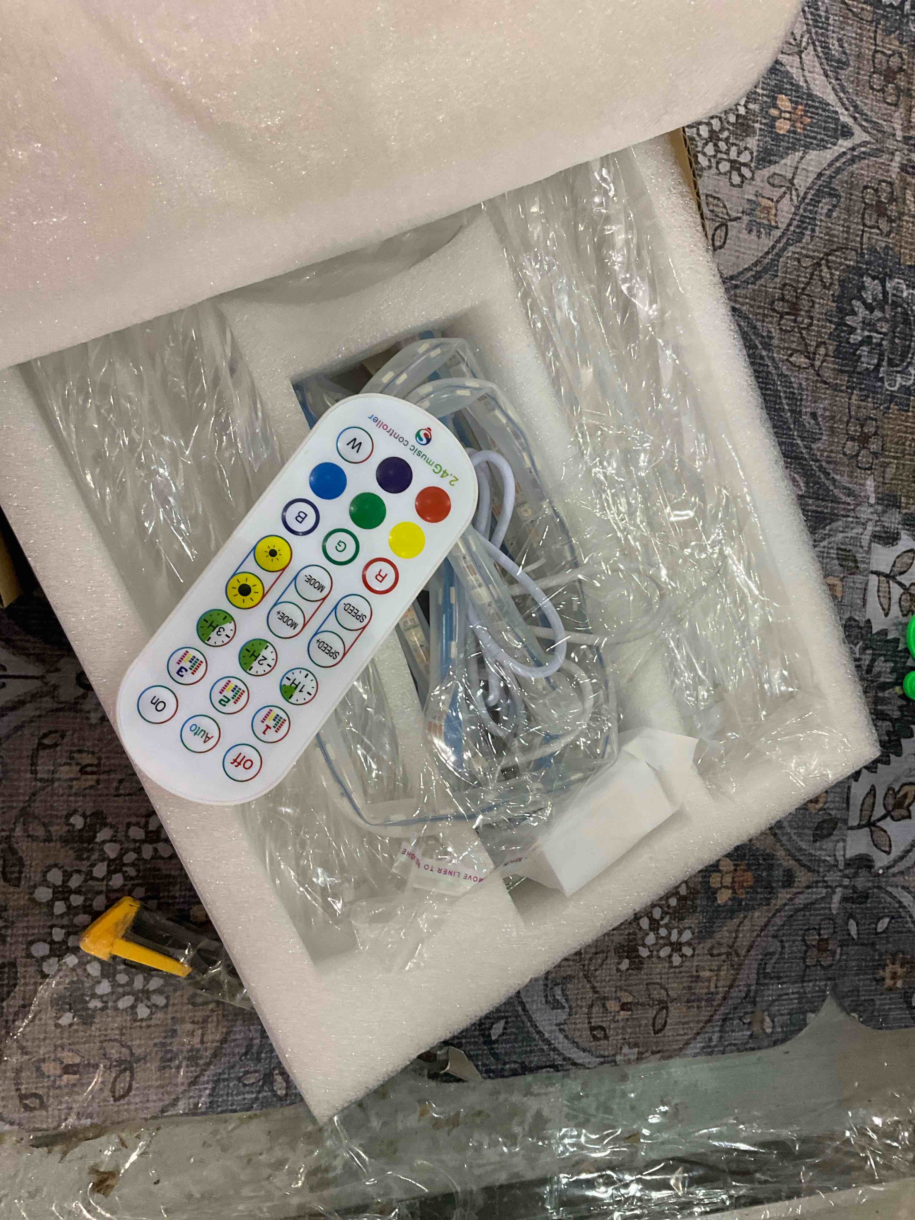 https://s3.amazonaws.com/lotting-images-prod/BargainHunt/EXS01334660_1712670269444.jpeg