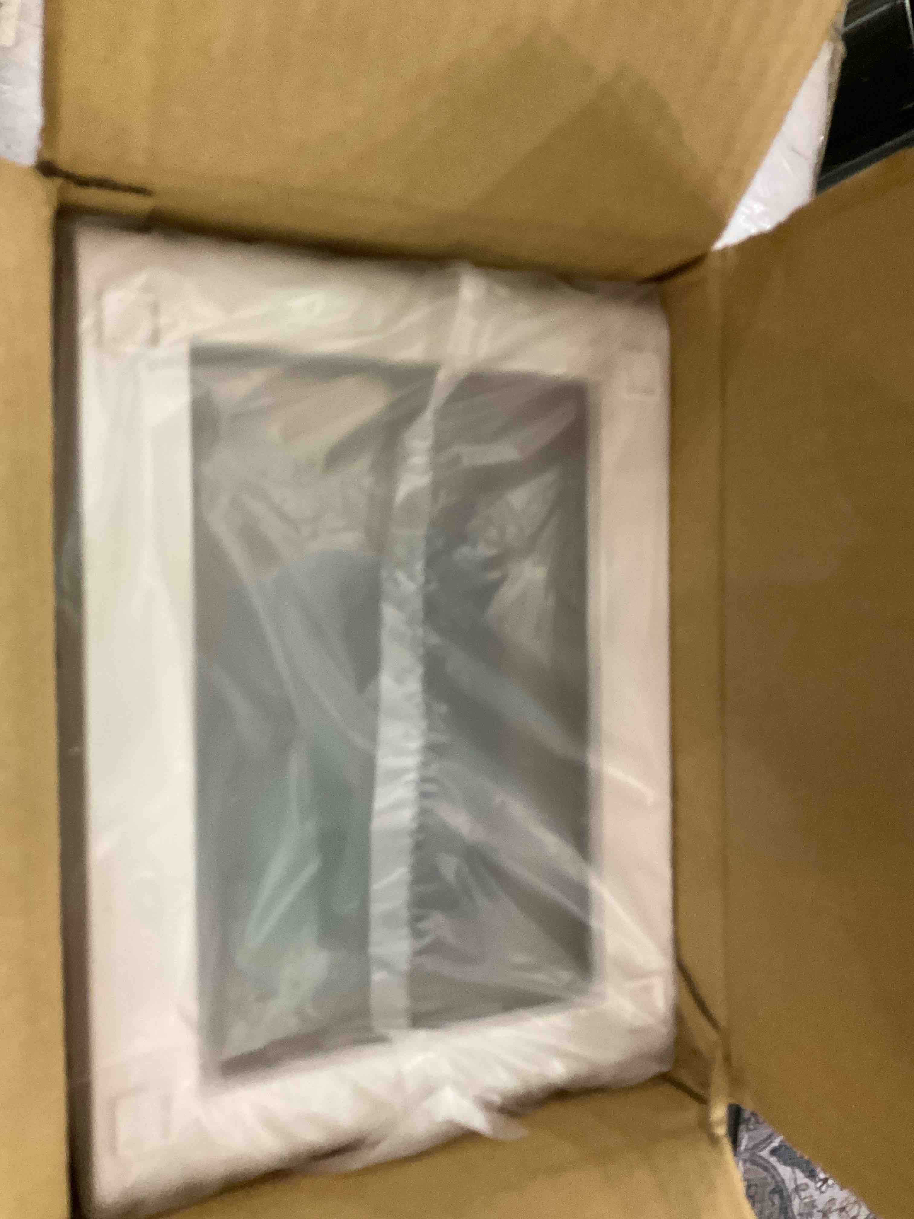 https://s3.amazonaws.com/lotting-images-prod/BargainHunt/EXS01334742_1713536785752.jpeg