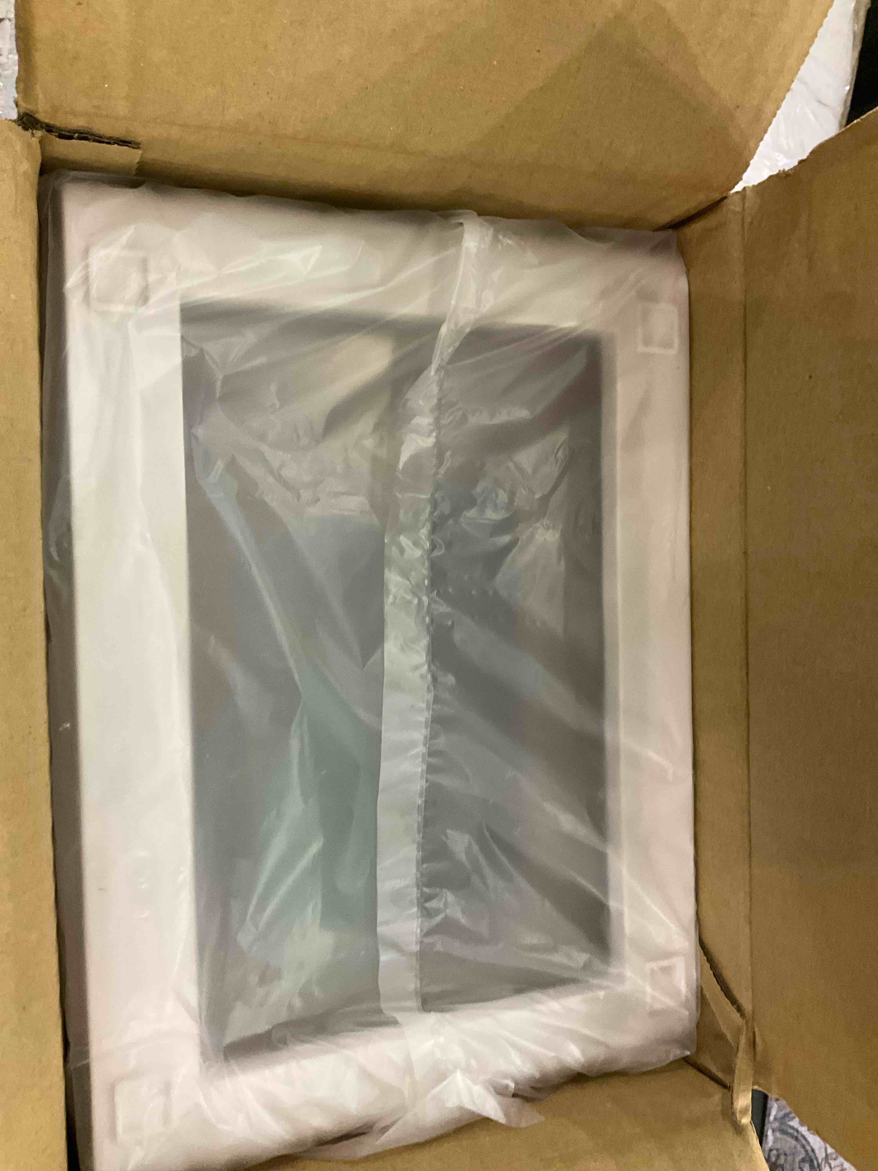 https://s3.amazonaws.com/lotting-images-prod/BargainHunt/EXS01334742_1713536786945.jpeg