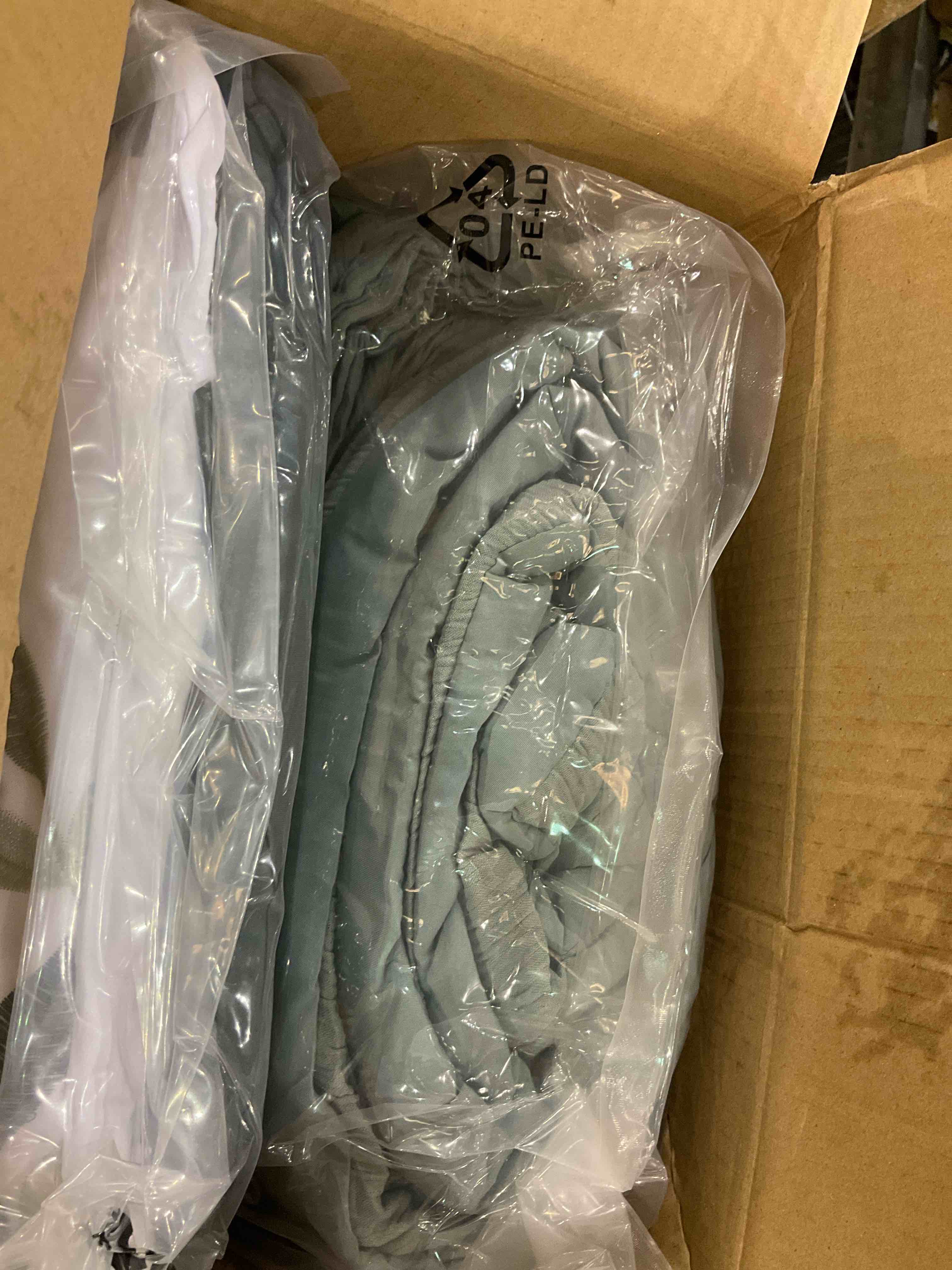 https://s3.amazonaws.com/lotting-images-prod/BargainHunt/EXS01334772_1713540763576.jpeg
