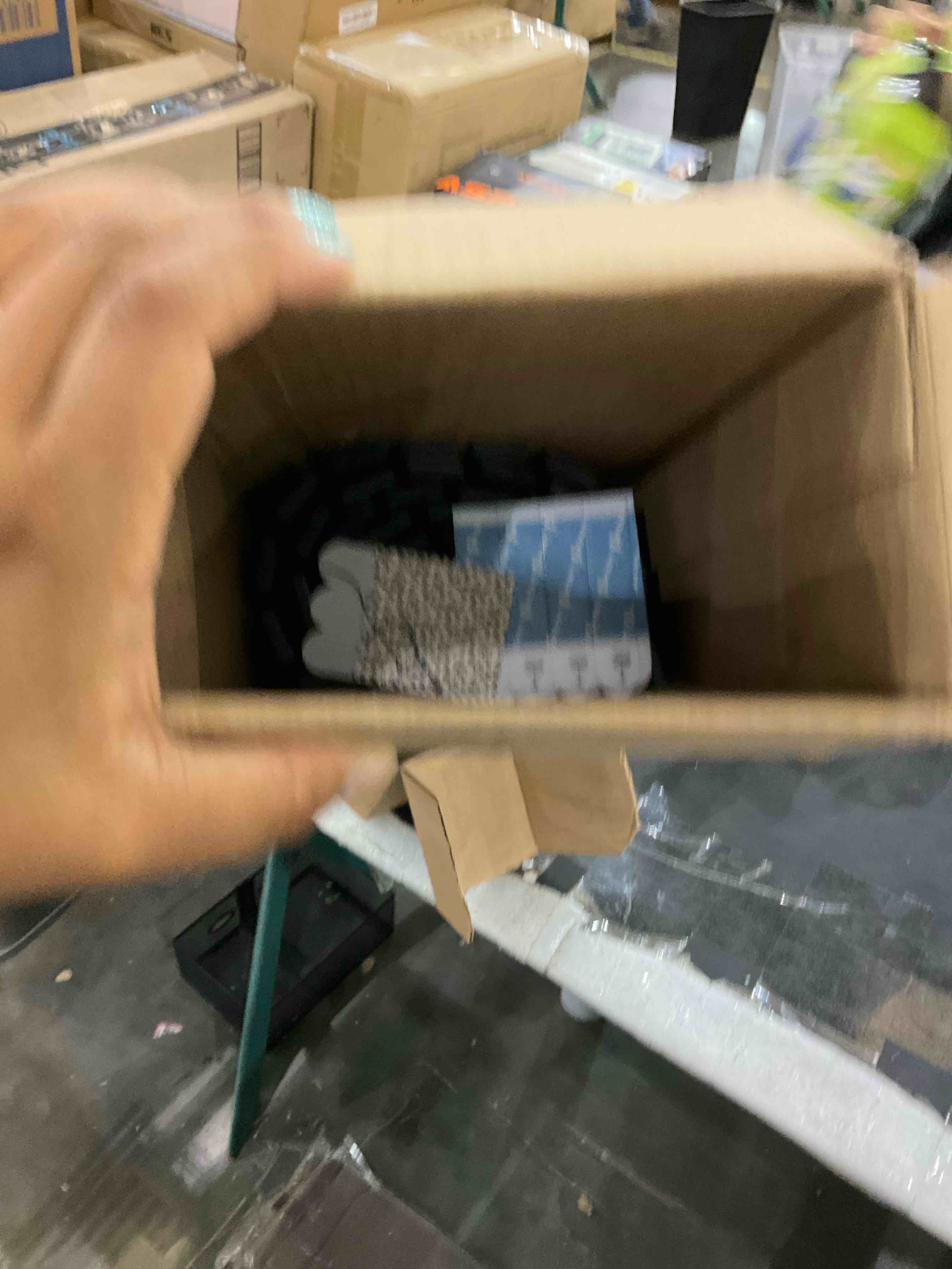 https://s3.amazonaws.com/lotting-images-prod/BargainHunt/EXS01334802_1713547185747.jpeg