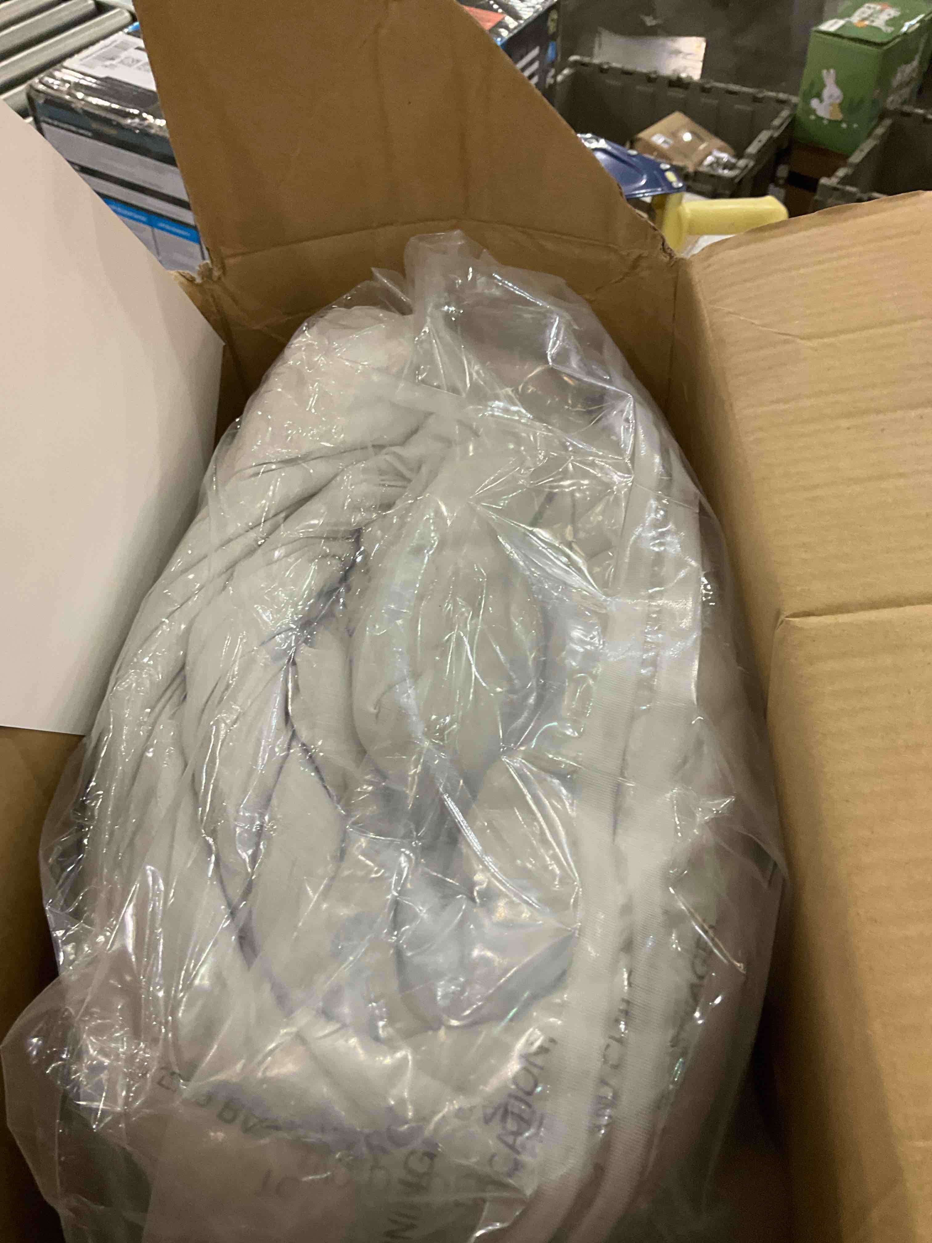 https://s3.amazonaws.com/lotting-images-prod/BargainHunt/EXS01334827_1713553418642.jpeg